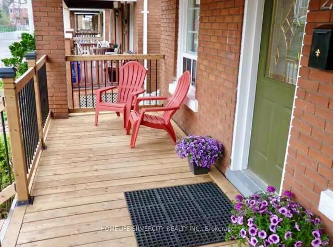 Photo 3 of 24 Webber Avenue, Hamilton, Stinson — HOMEH