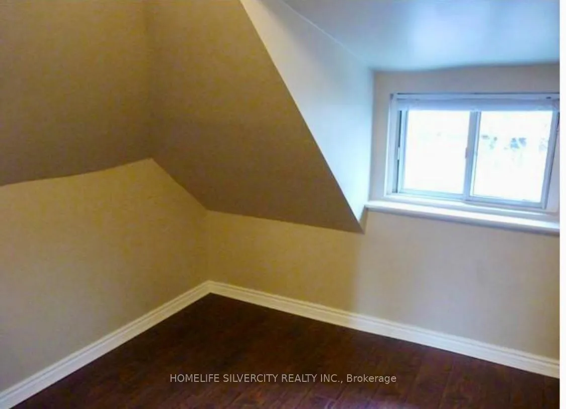 Photo 11 of 24 Webber Avenue, Hamilton, Stinson — HOMEH