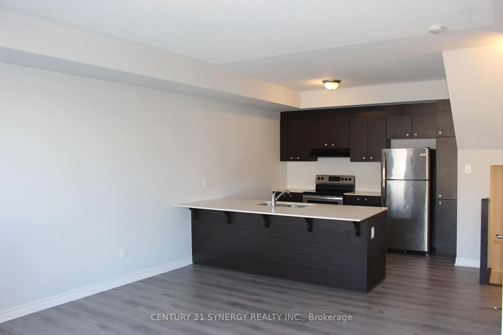 Photo 3 of 537 Ozawa Private, Ottawa, CFB Rockcliffe and Area — HOMEH