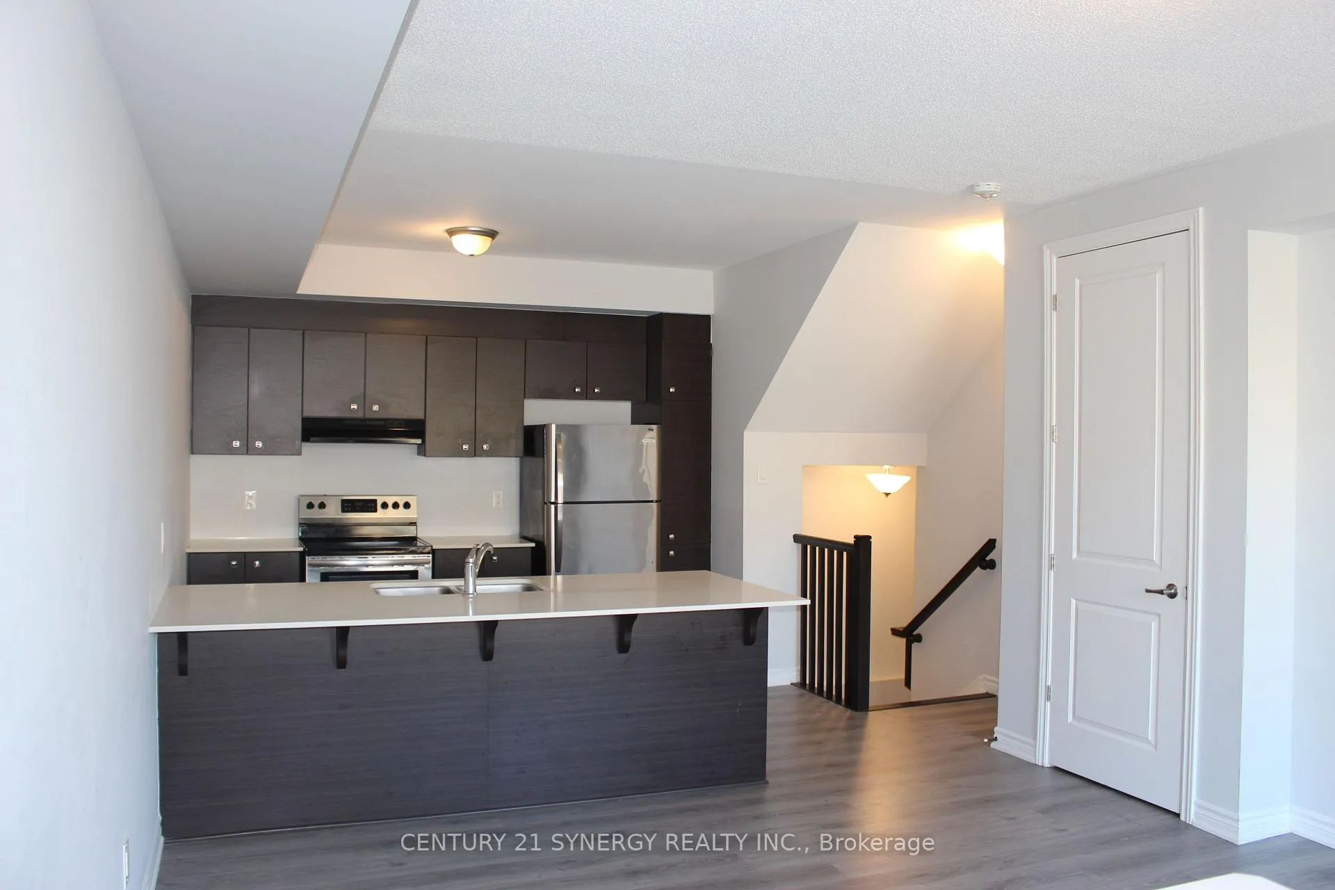 Photo 4 of 537 Ozawa Private, Ottawa, CFB Rockcliffe and Area — HOMEH