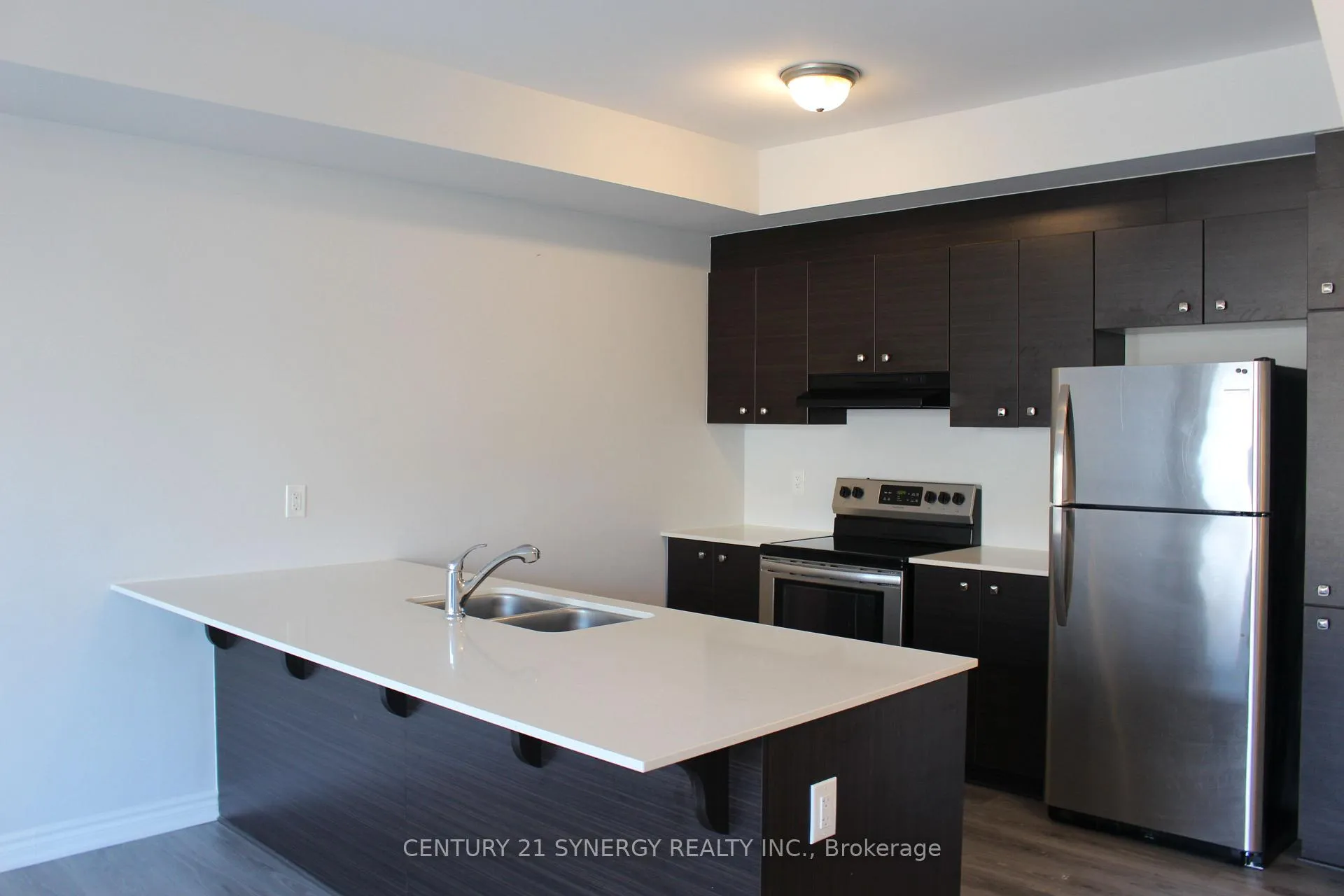 Photo 6 of 537 Ozawa Private, Ottawa, CFB Rockcliffe and Area — HOMEH