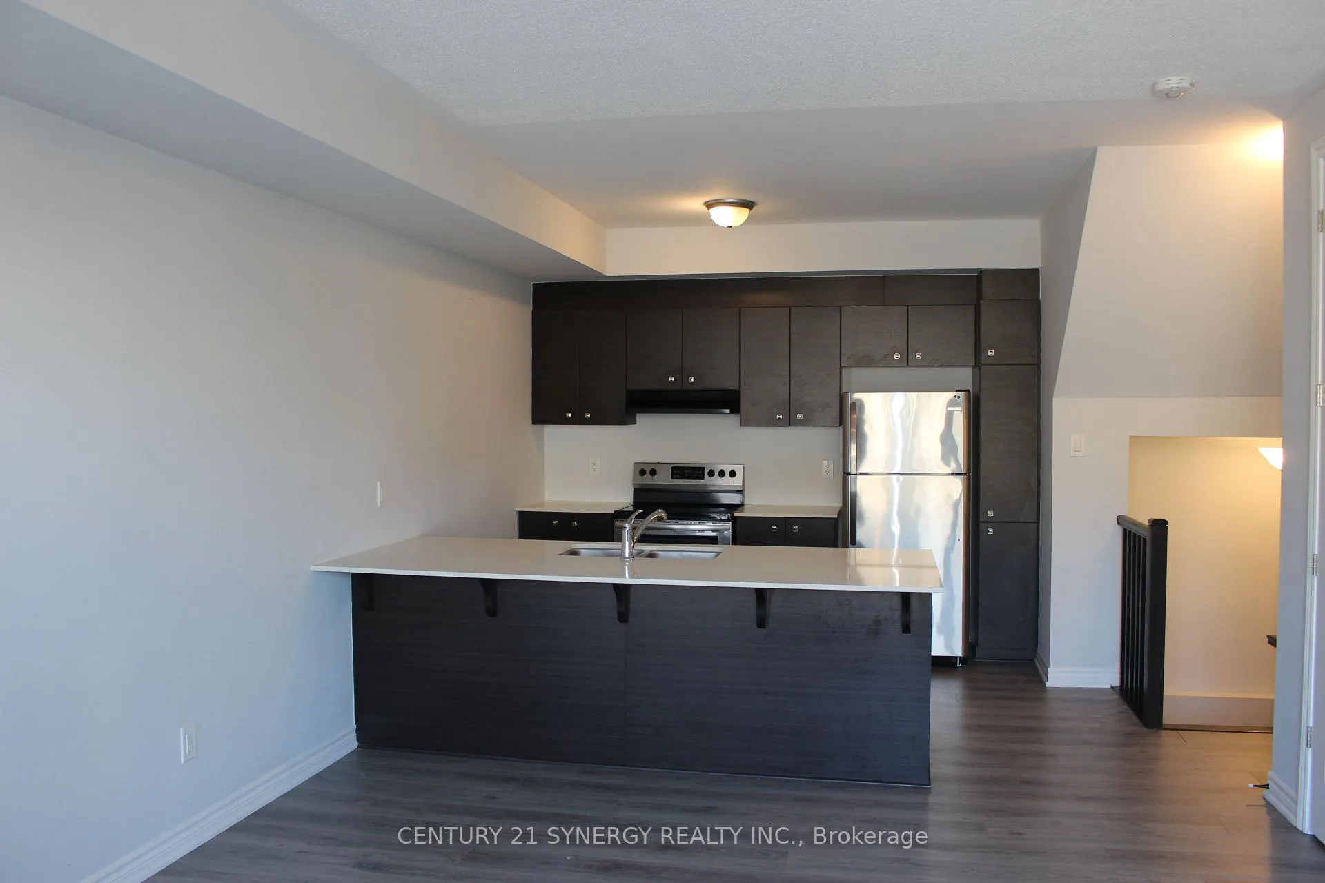 Photo 7 of 537 Ozawa Private, Ottawa, CFB Rockcliffe and Area — HOMEH