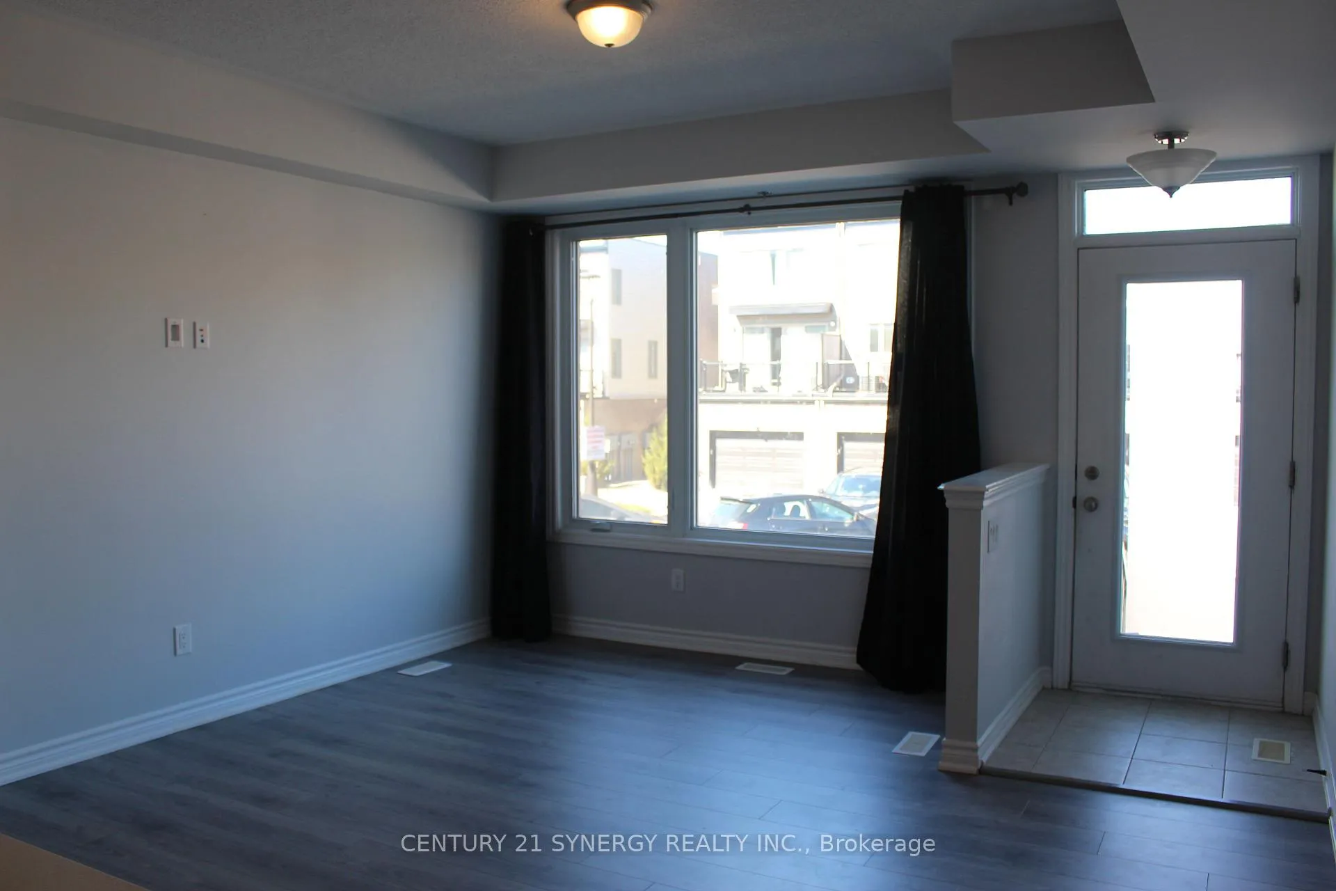 Photo 8 of 537 Ozawa Private, Ottawa, CFB Rockcliffe and Area — HOMEH