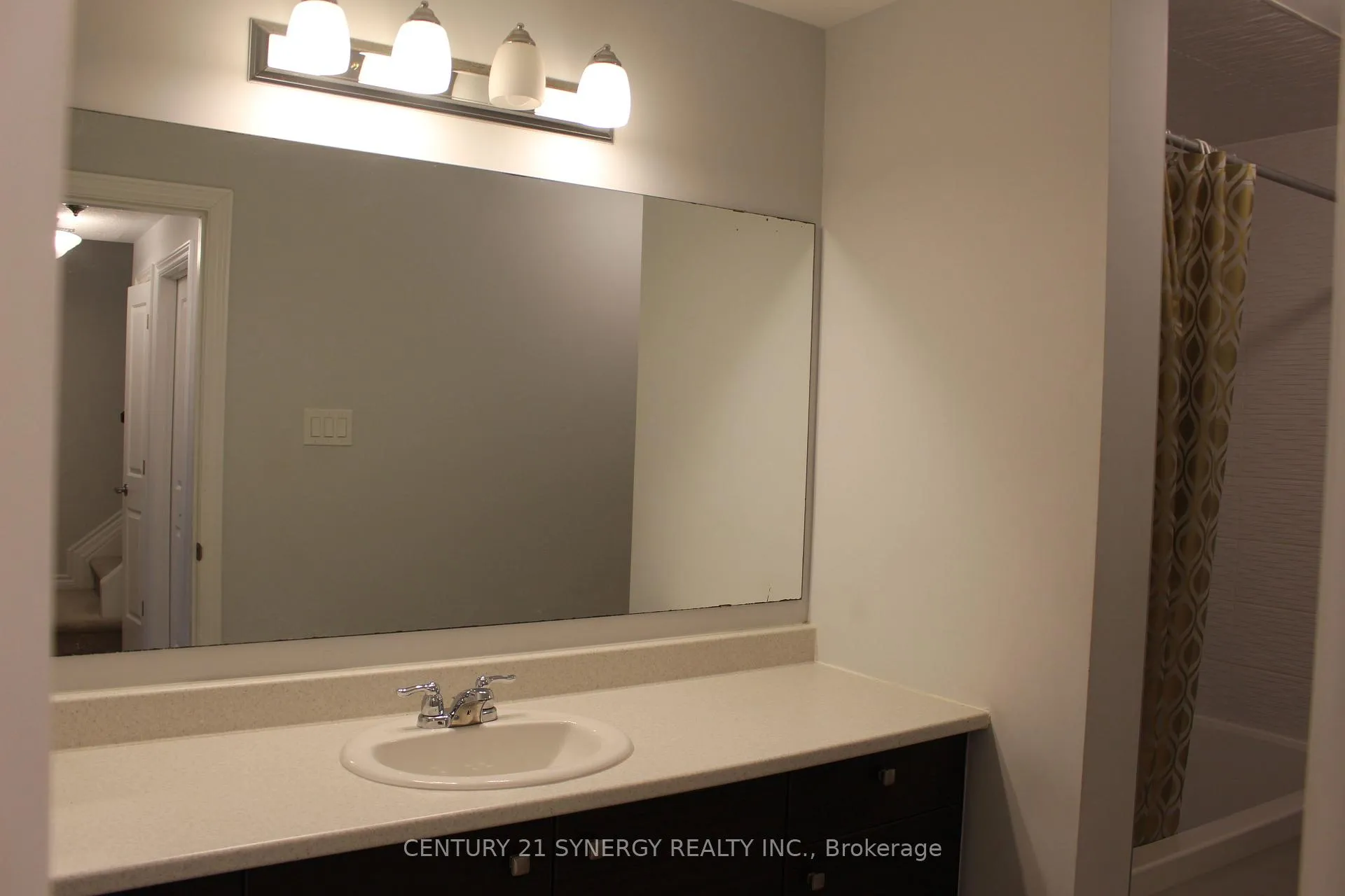 Photo 12 of 537 Ozawa Private, Ottawa, CFB Rockcliffe and Area — HOMEH