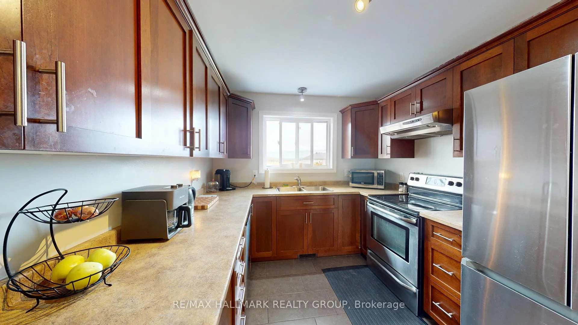 Photo 9 of 18 William Thomas Drive, Petawawa — HOMEH