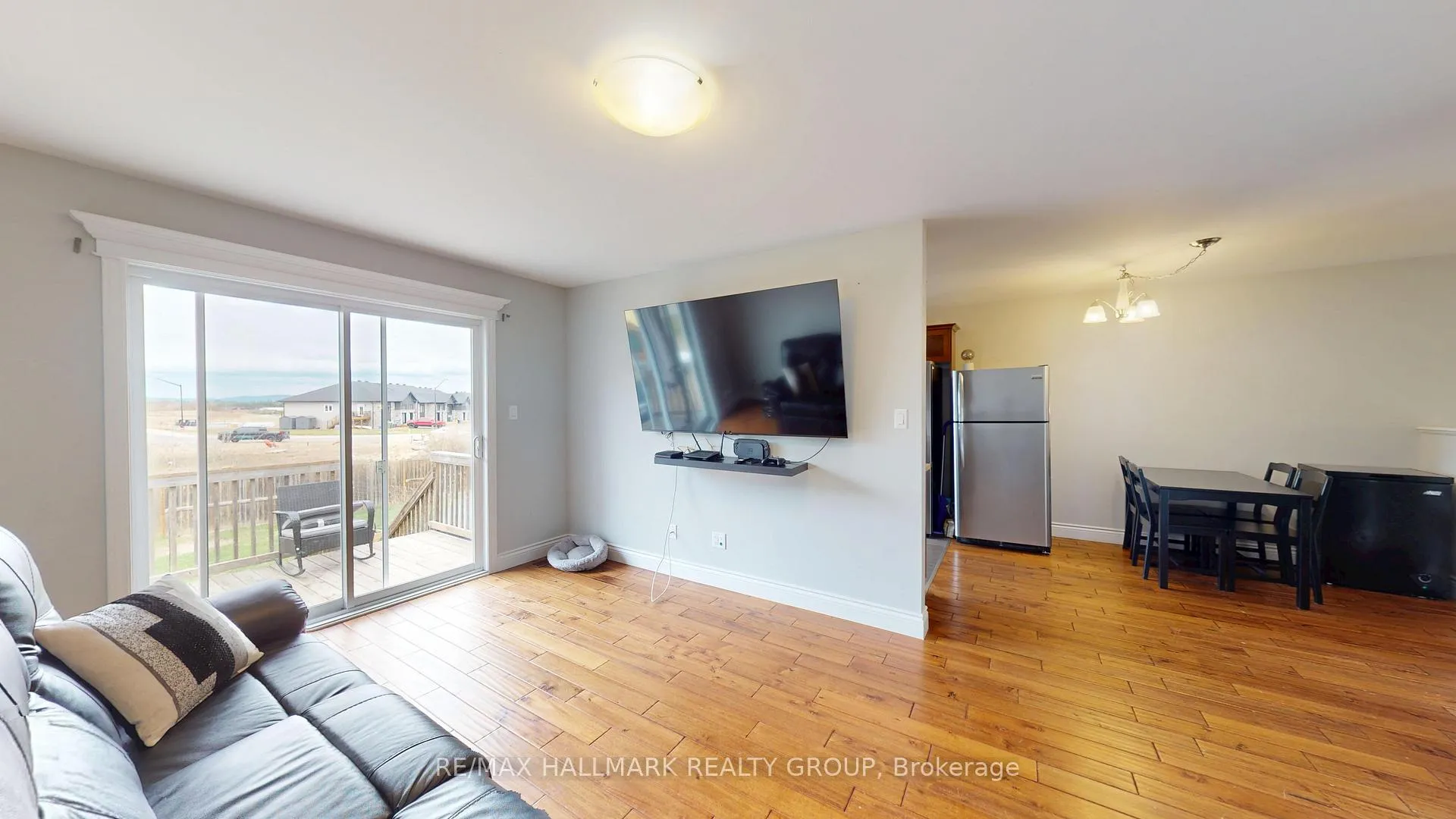 Photo 13 of 18 William Thomas Drive, Petawawa — HOMEH