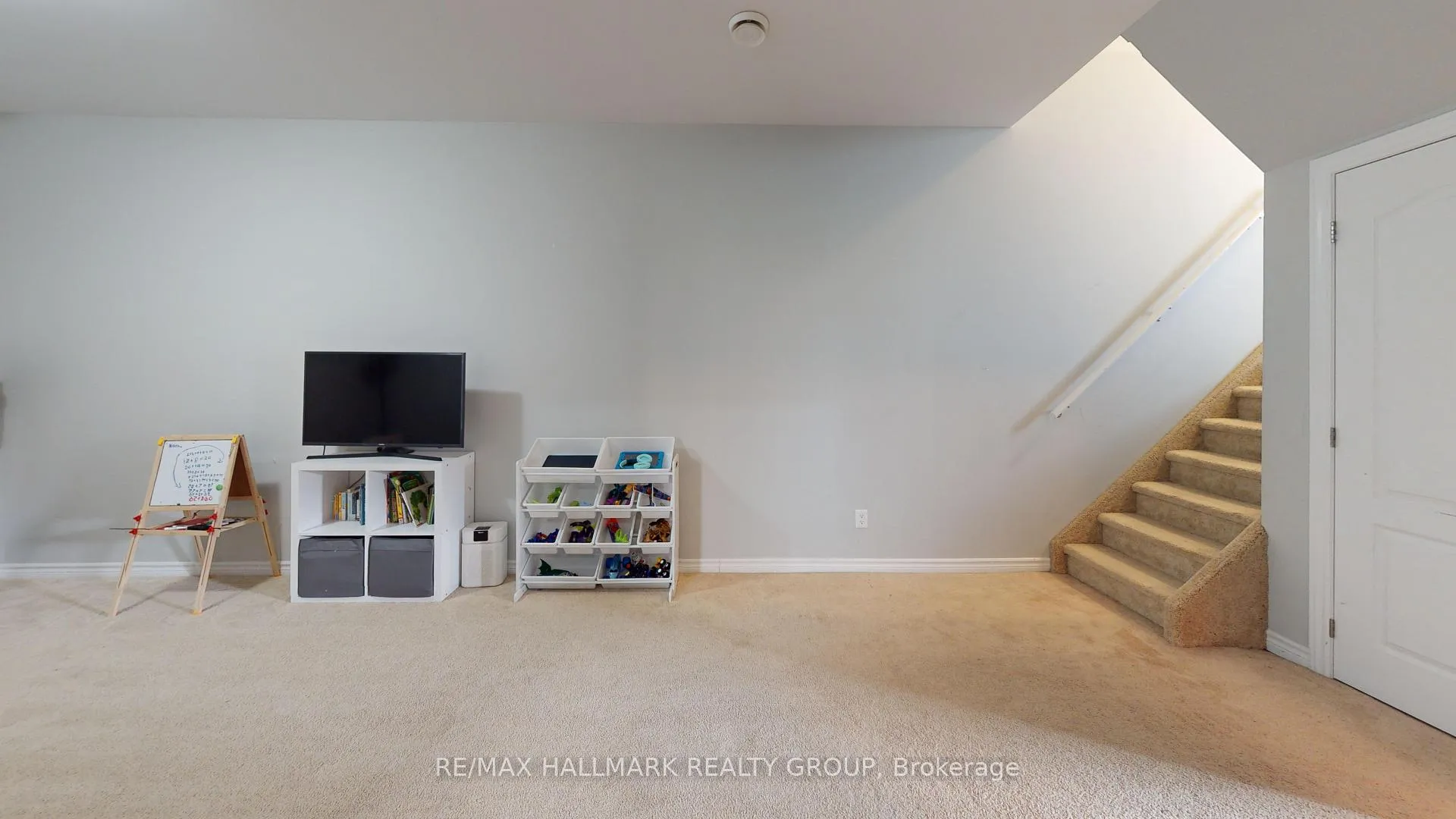 Photo 19 of 18 William Thomas Drive, Petawawa — HOMEH