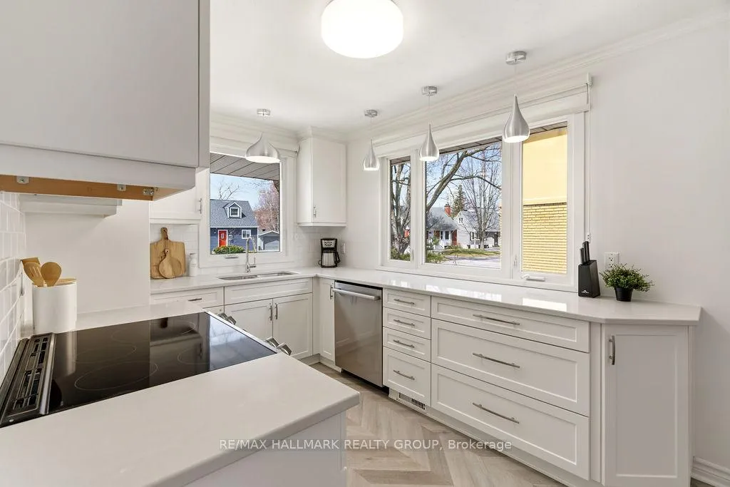 Photo 15 of 200 Lennox Park Avenue, Ottawa, Riverview Park — HOMEH