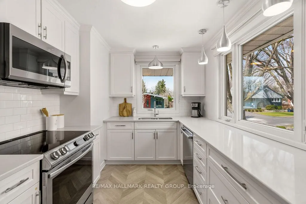 Photo 16 of 200 Lennox Park Avenue, Ottawa, Riverview Park — HOMEH