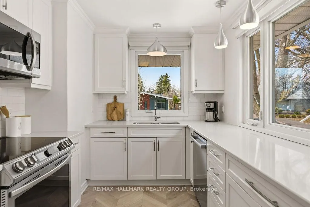 Photo 17 of 200 Lennox Park Avenue, Ottawa, Riverview Park — HOMEH