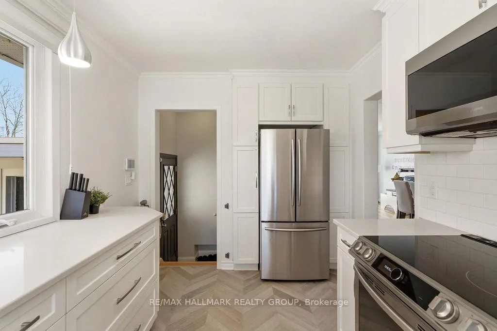 Photo 19 of 200 Lennox Park Avenue, Ottawa, Riverview Park — HOMEH