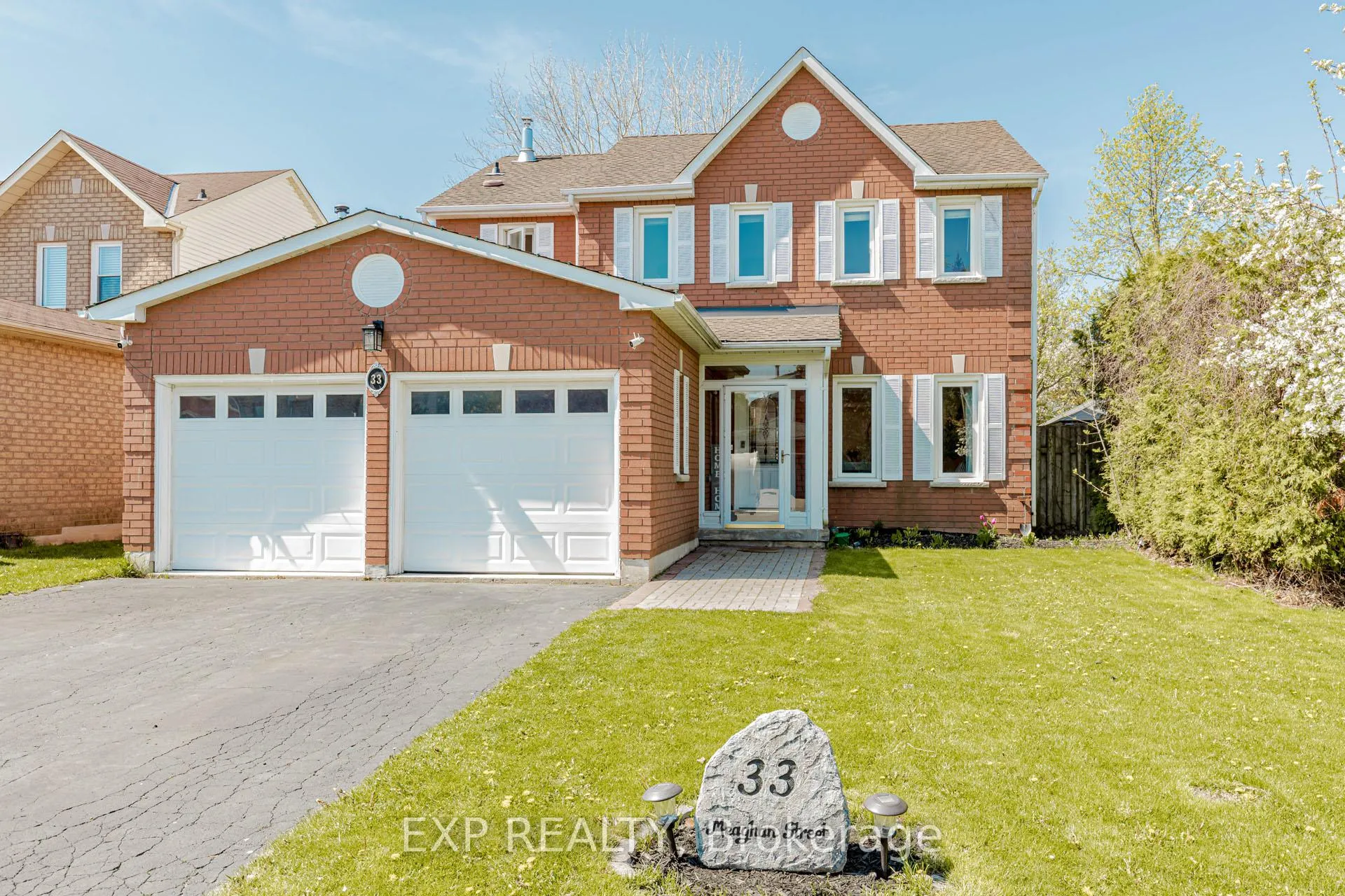 Photo 3 of 33 Meaghan Street, Hamilton, Waterdown — HOMEH