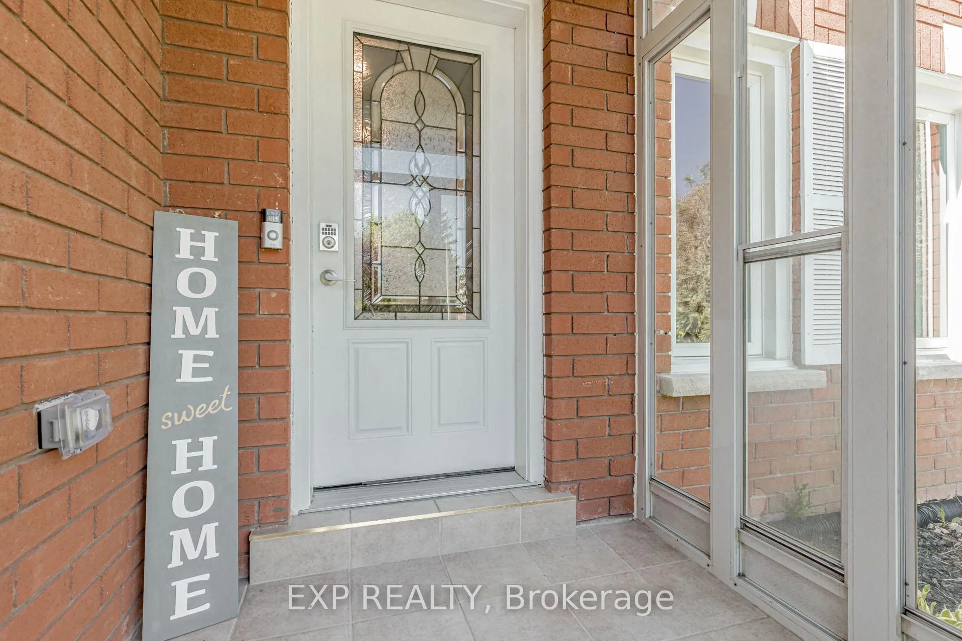 Photo 4 of 33 Meaghan Street, Hamilton, Waterdown — HOMEH
