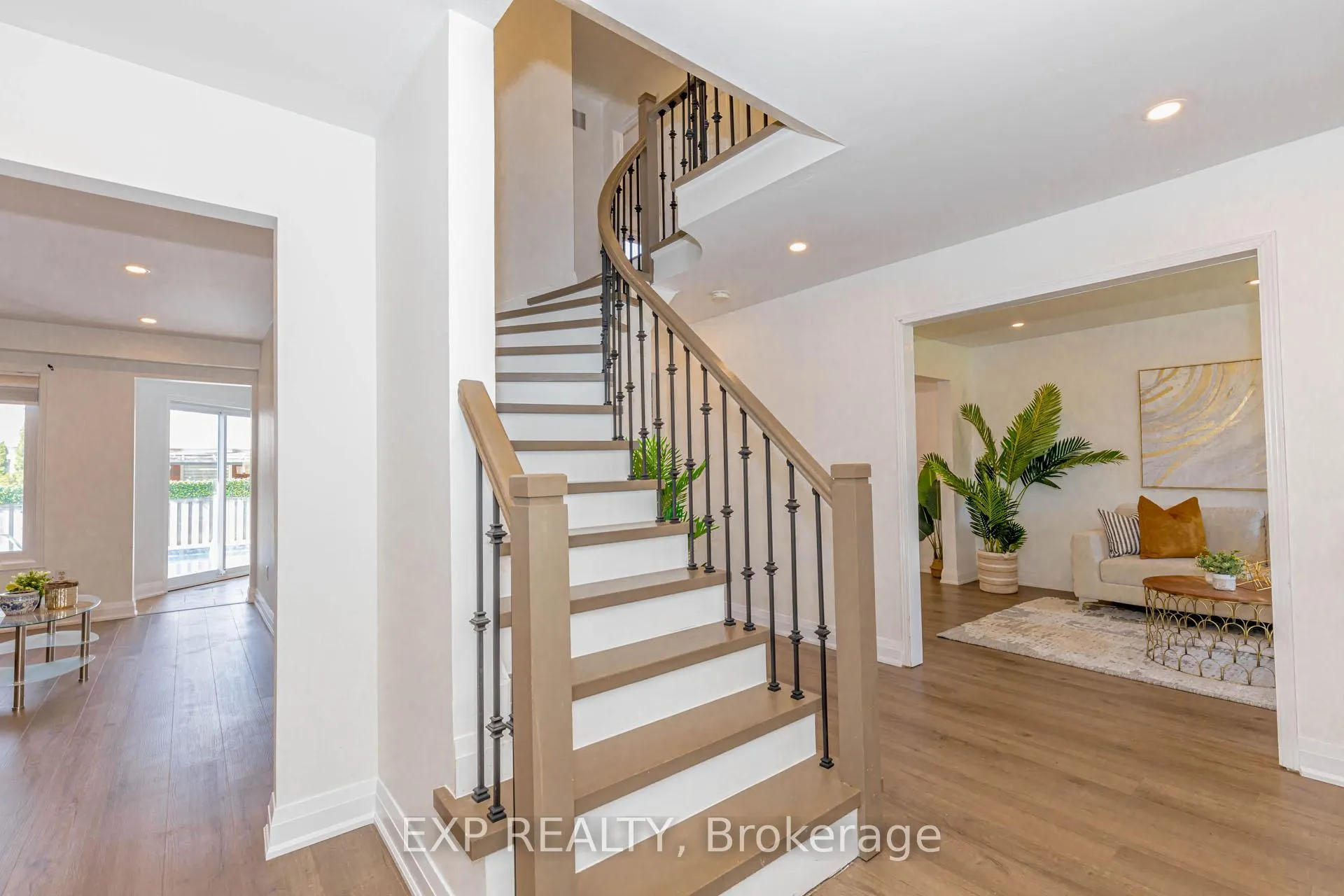 Photo 6 of 33 Meaghan Street, Hamilton, Waterdown — HOMEH