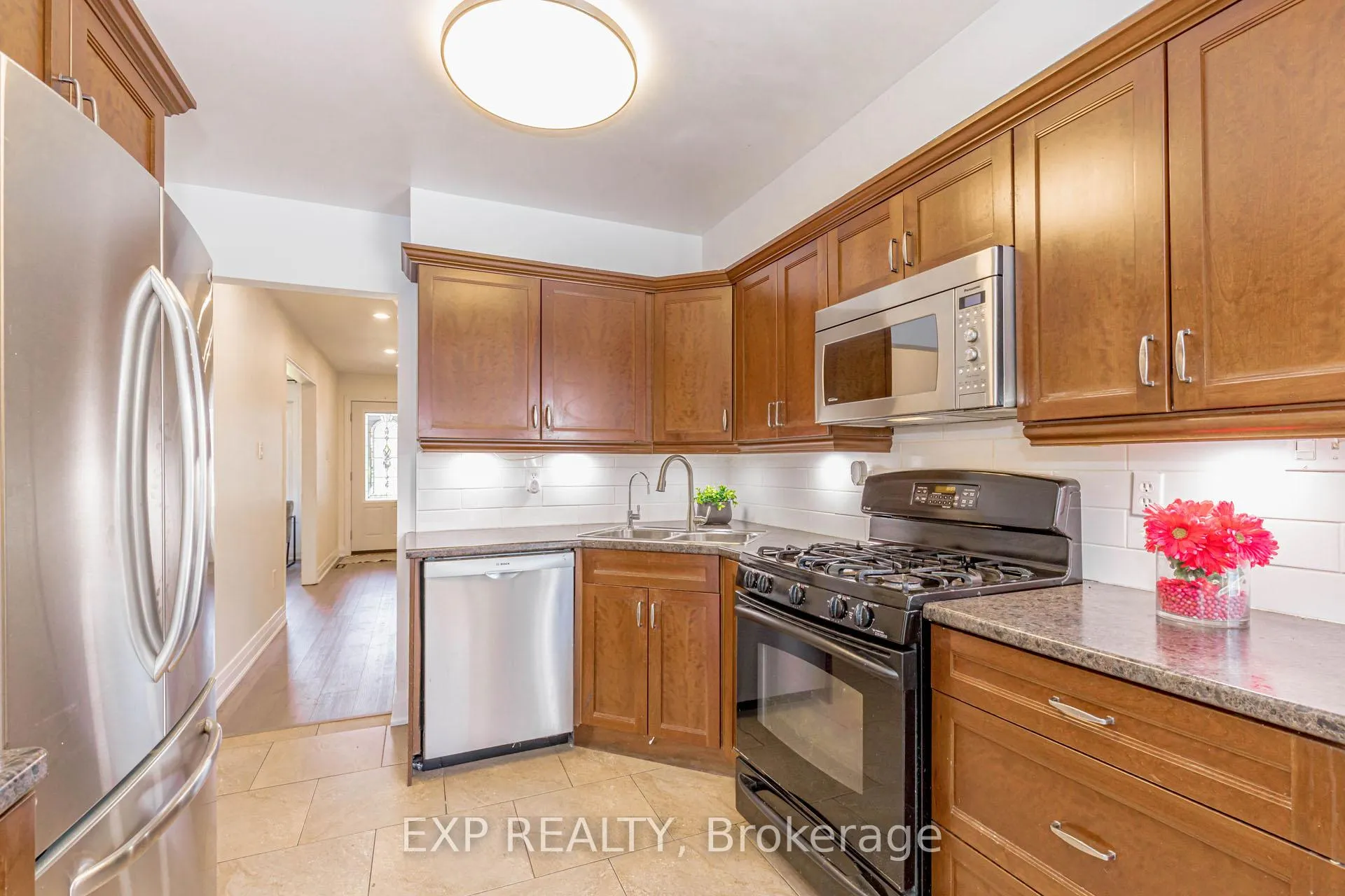 Photo 17 of 33 Meaghan Street, Hamilton, Waterdown — HOMEH