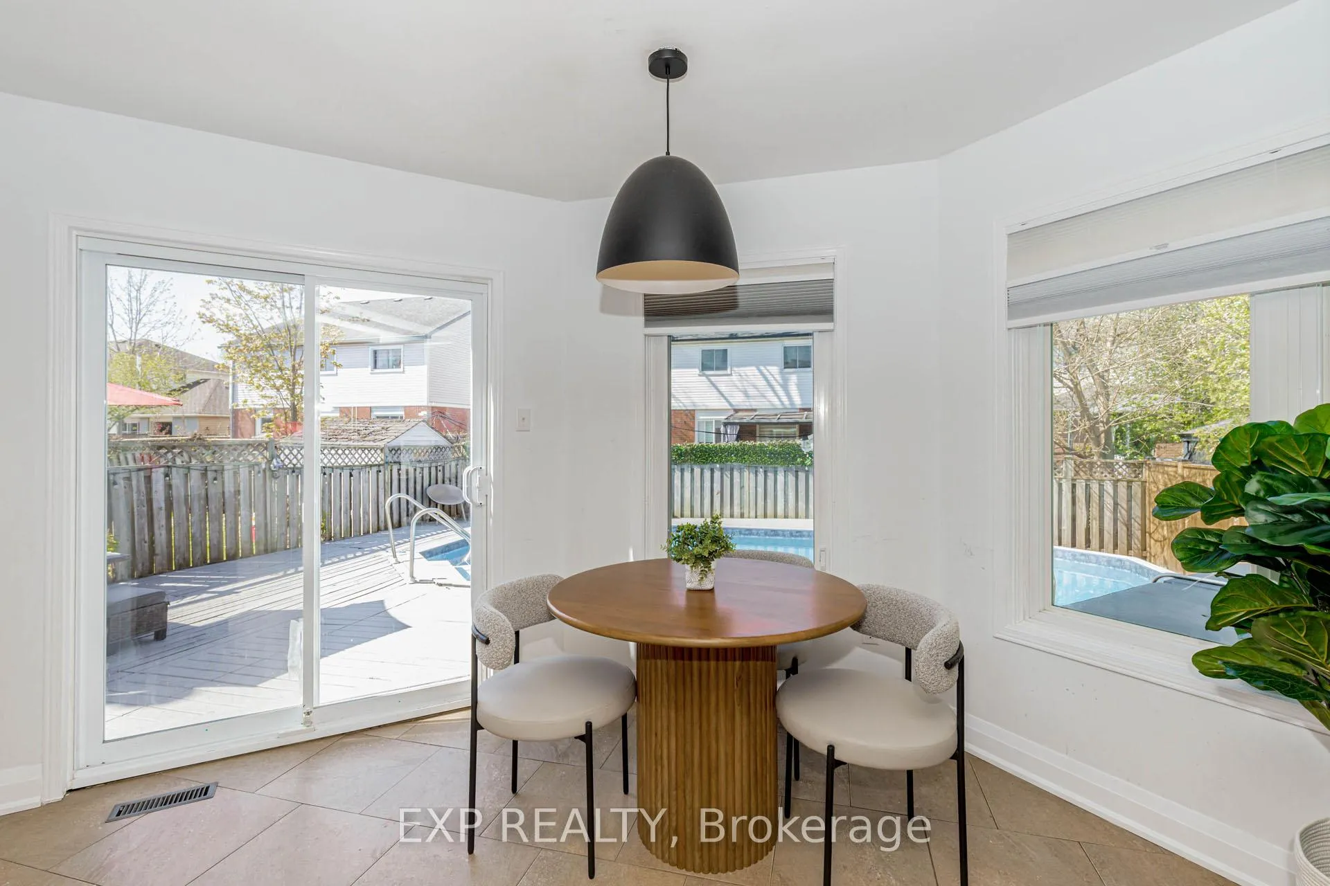 Photo 19 of 33 Meaghan Street, Hamilton, Waterdown — HOMEH