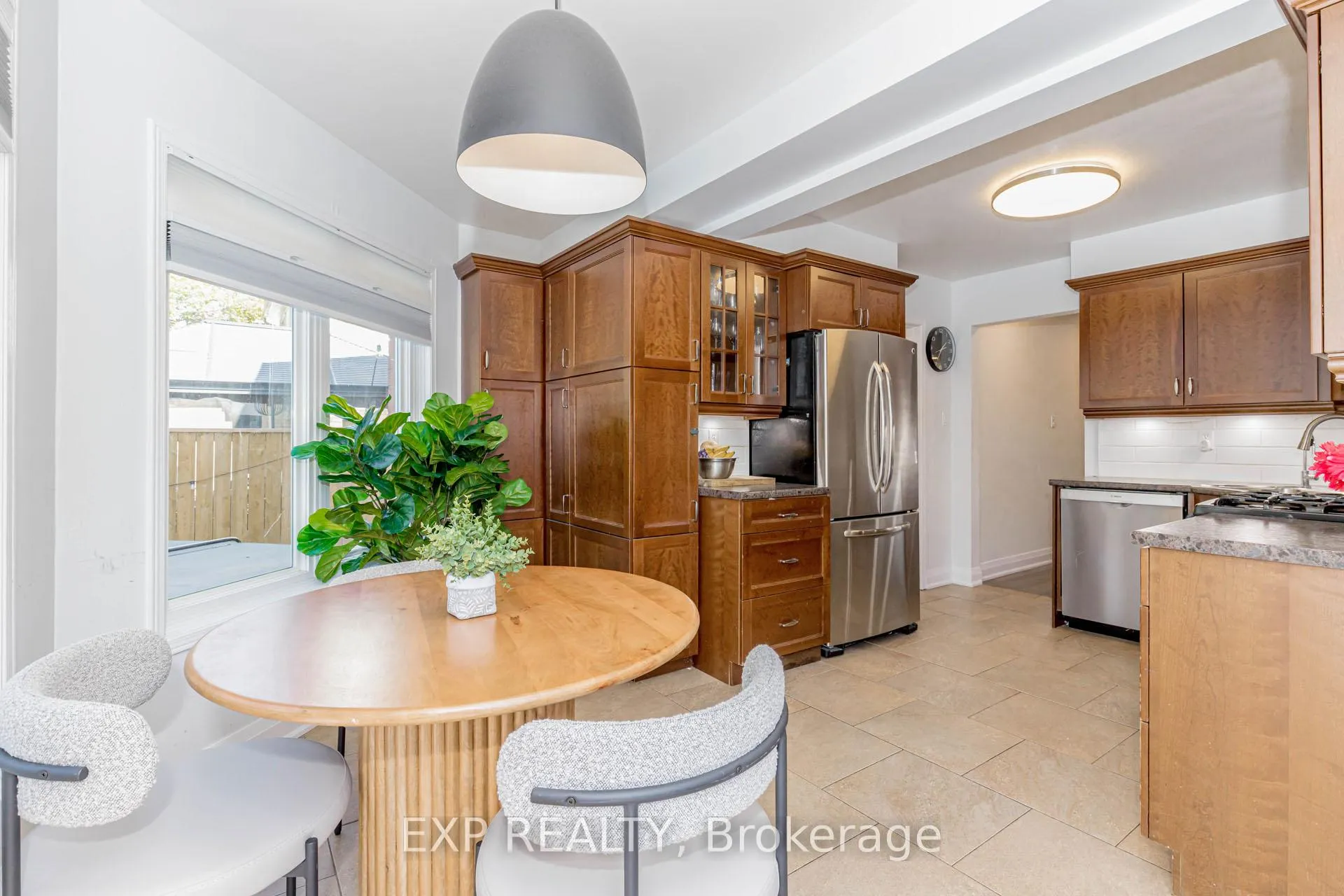 Photo 20 of 33 Meaghan Street, Hamilton, Waterdown — HOMEH