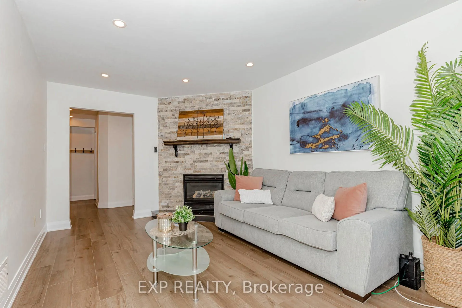 Photo 21 of 33 Meaghan Street, Hamilton, Waterdown — HOMEH