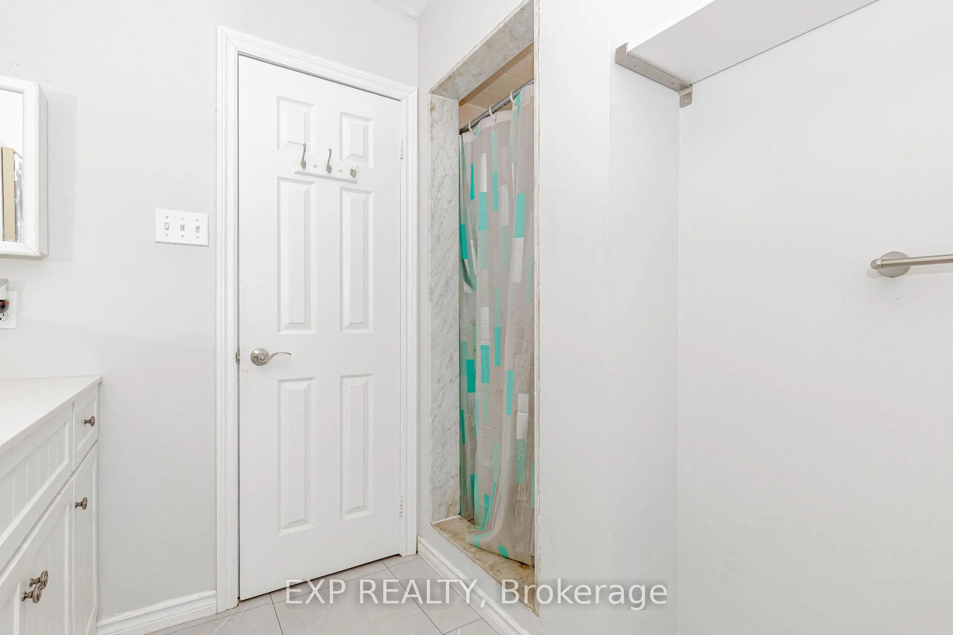 Photo 34 of 33 Meaghan Street, Hamilton, Waterdown — HOMEH