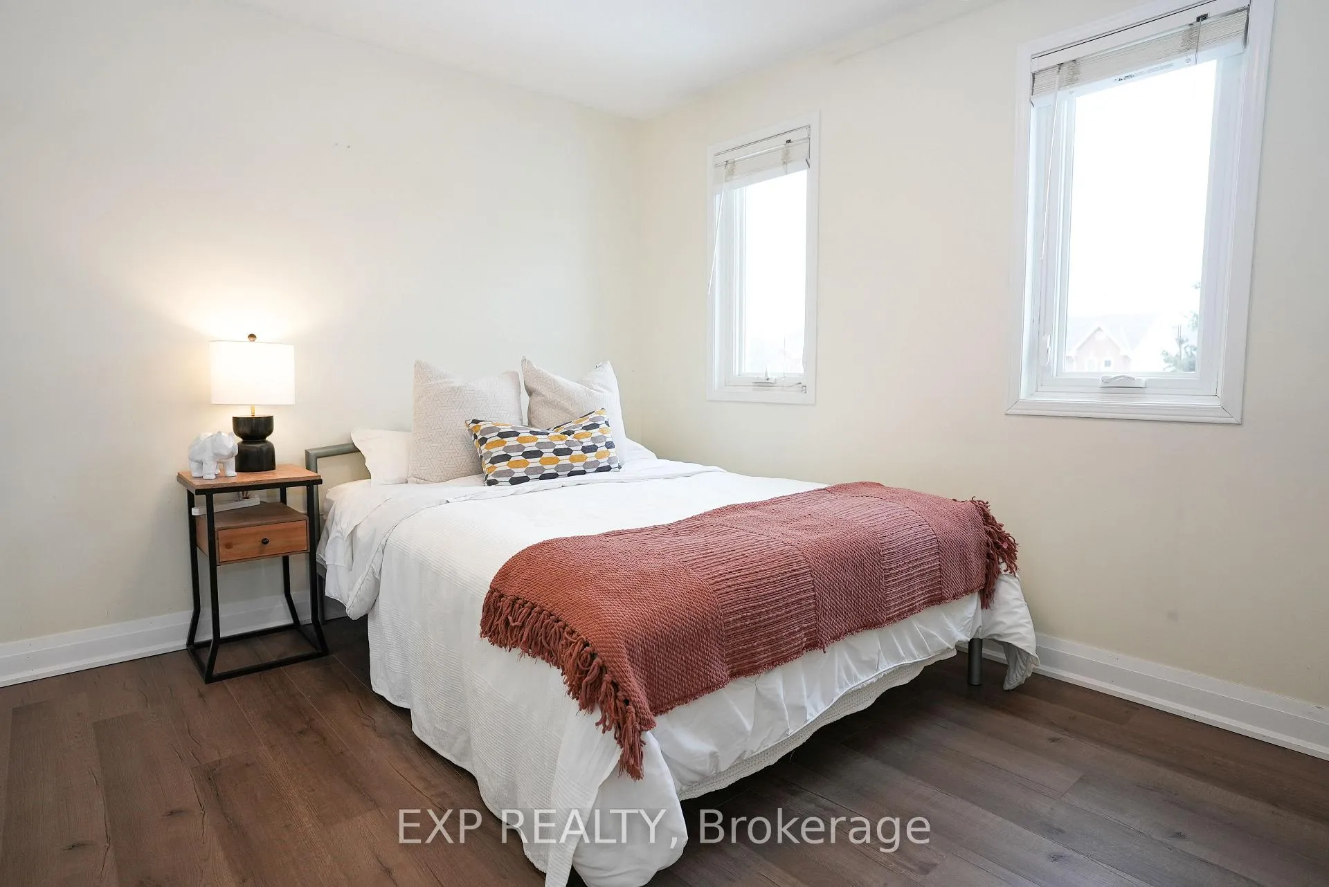 Photo 39 of 33 Meaghan Street, Hamilton, Waterdown — HOMEH