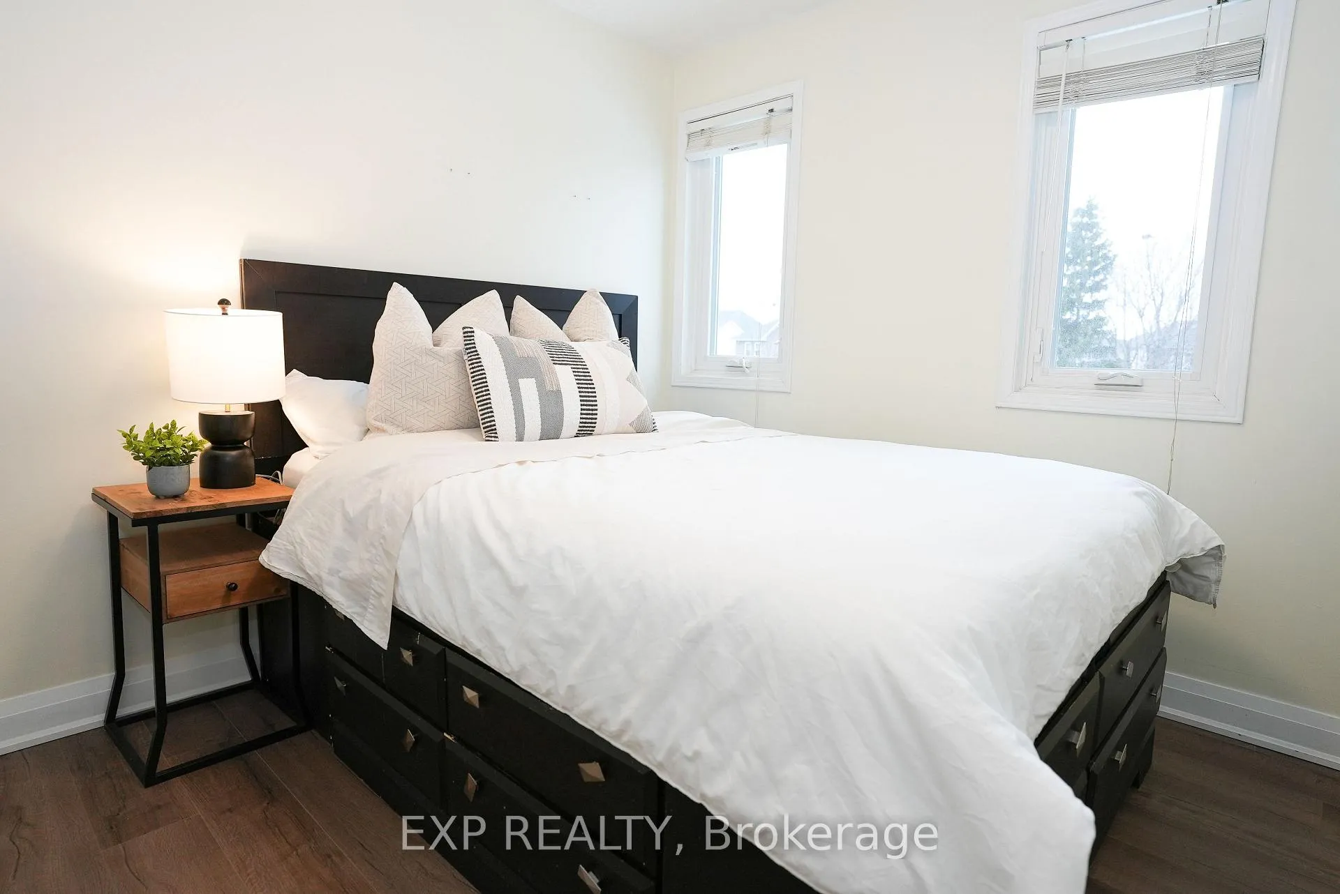 Photo 41 of 33 Meaghan Street, Hamilton, Waterdown — HOMEH