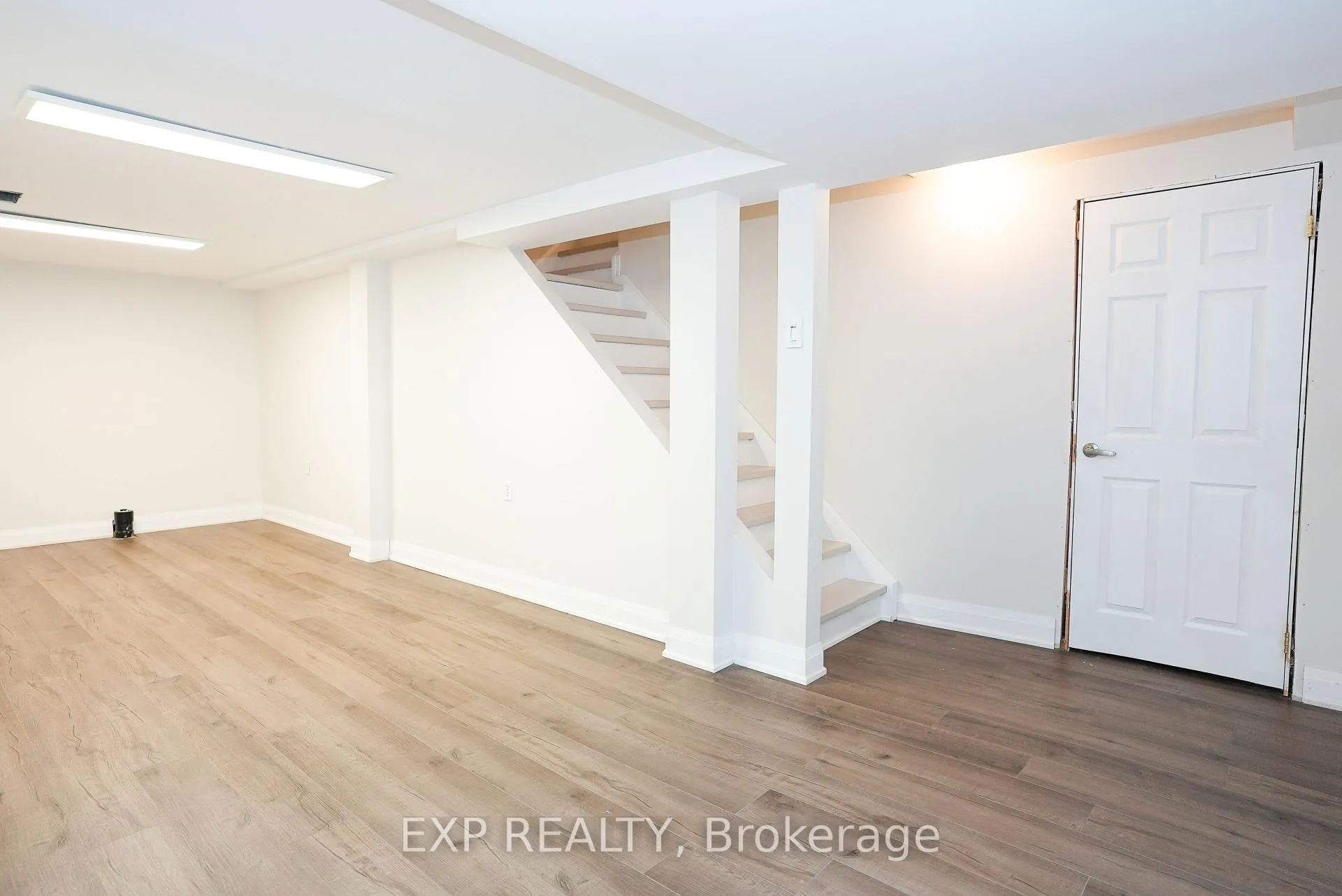 Photo 43 of 33 Meaghan Street, Hamilton, Waterdown — HOMEH