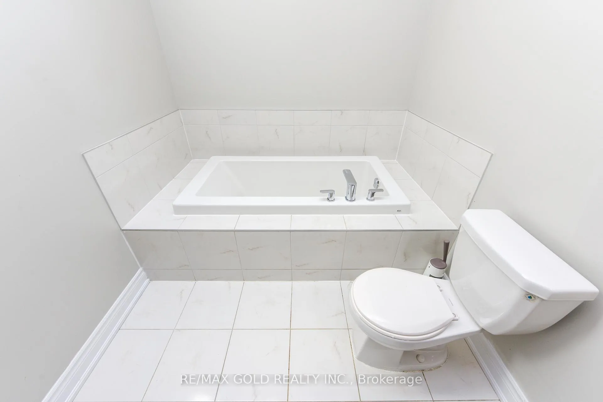 Photo 31 of 1270 Mcphedran Point, Milton, Ford — HOMEH
