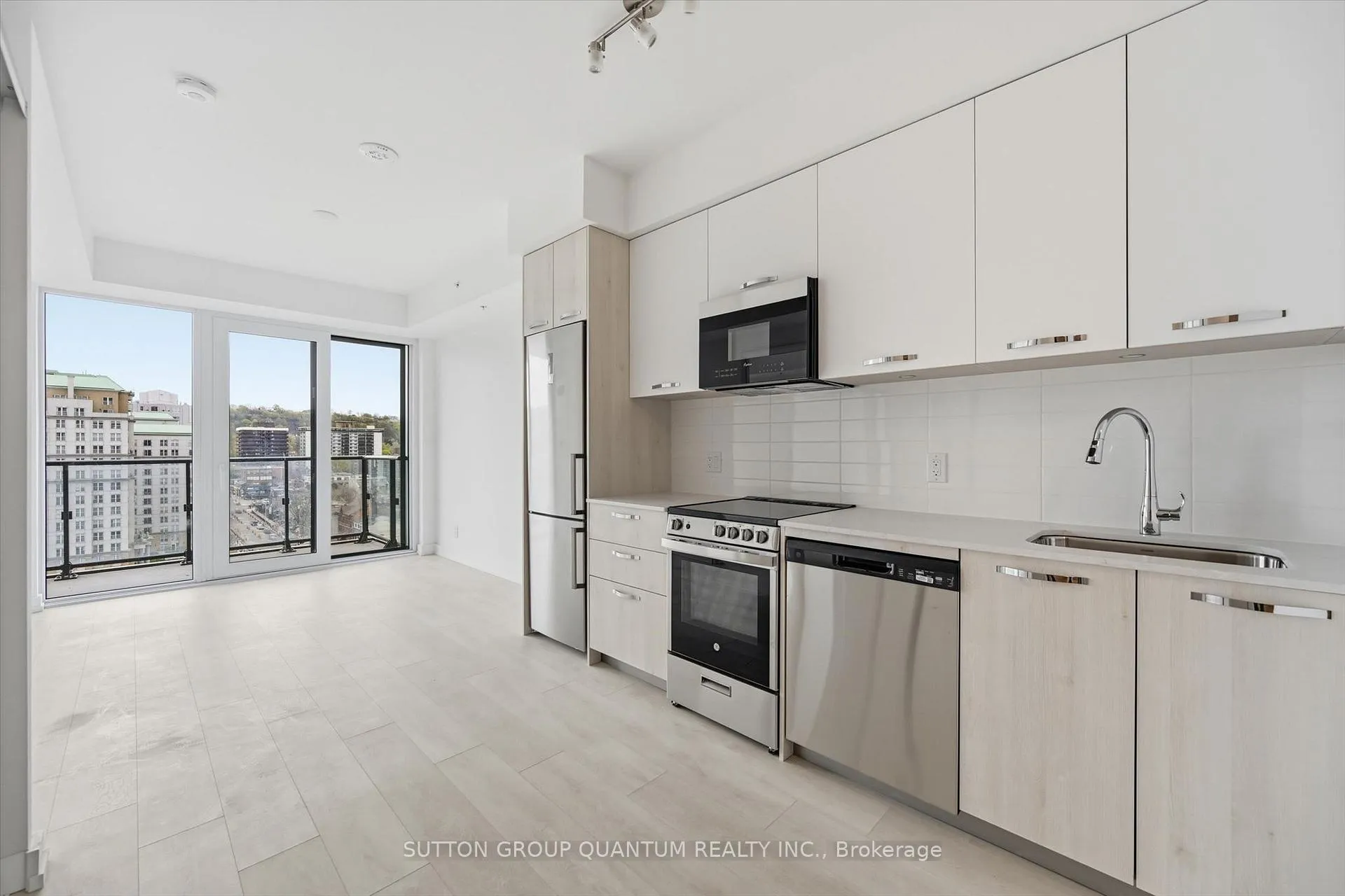 Photo 8 of Unit 1221, 75 James Street S, Hamilton, Corktown — HOMEH