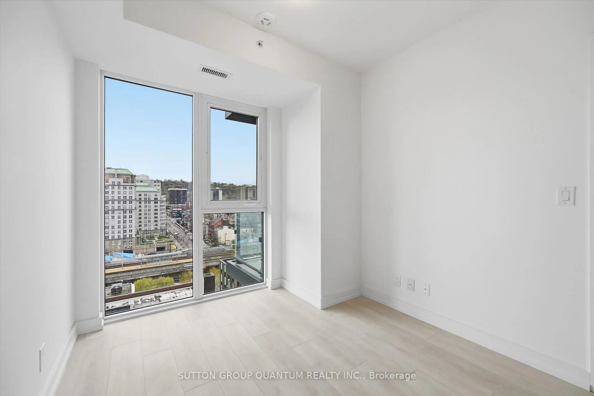 Photo 18 of Unit 1221, 75 James Street S, Hamilton, Corktown — HOMEH