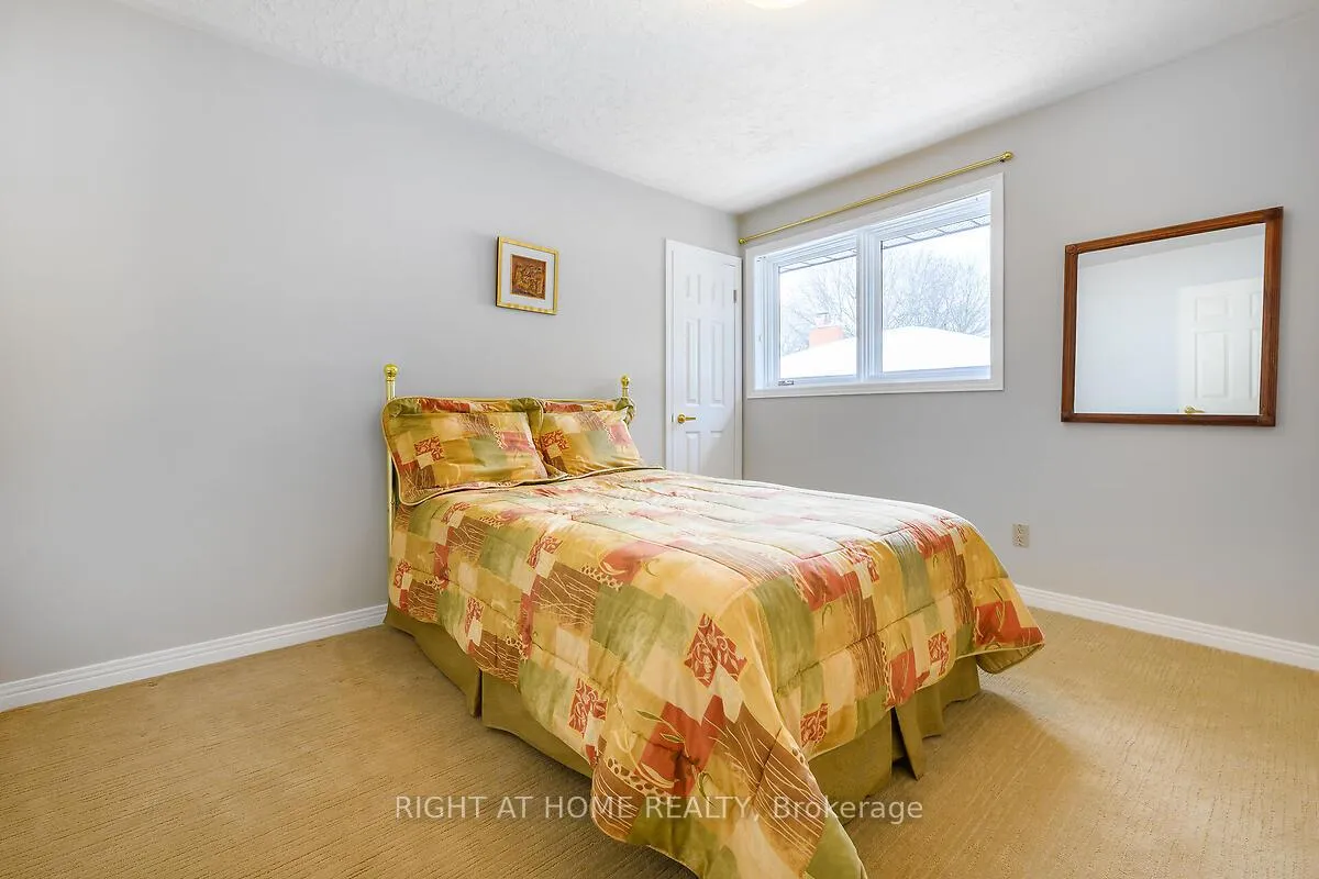 Photo 31 of 33 Walnut Drive, Guelph, General Hospital — HOMEH
