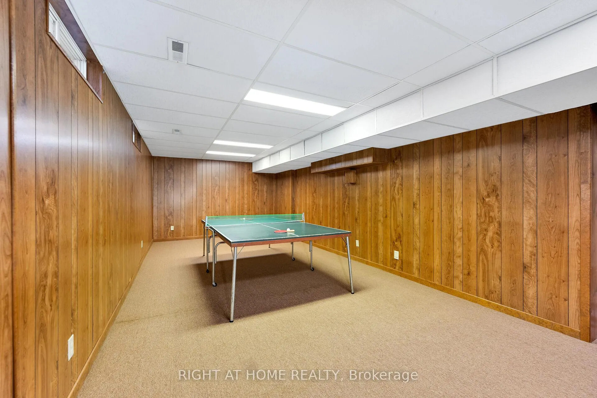 Photo 36 of 33 Walnut Drive, Guelph, General Hospital — HOMEH
