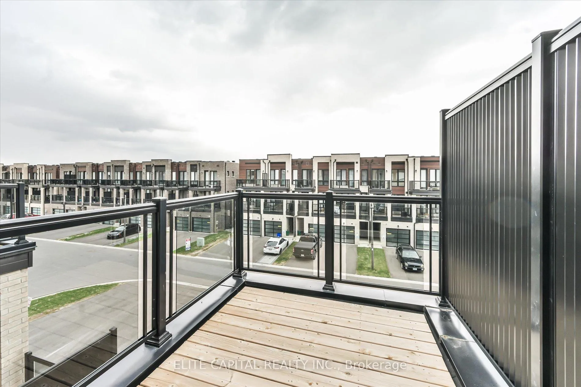 Photo 24 of 81 Stauffer Crescent, Markham, Cornell — HOMEH