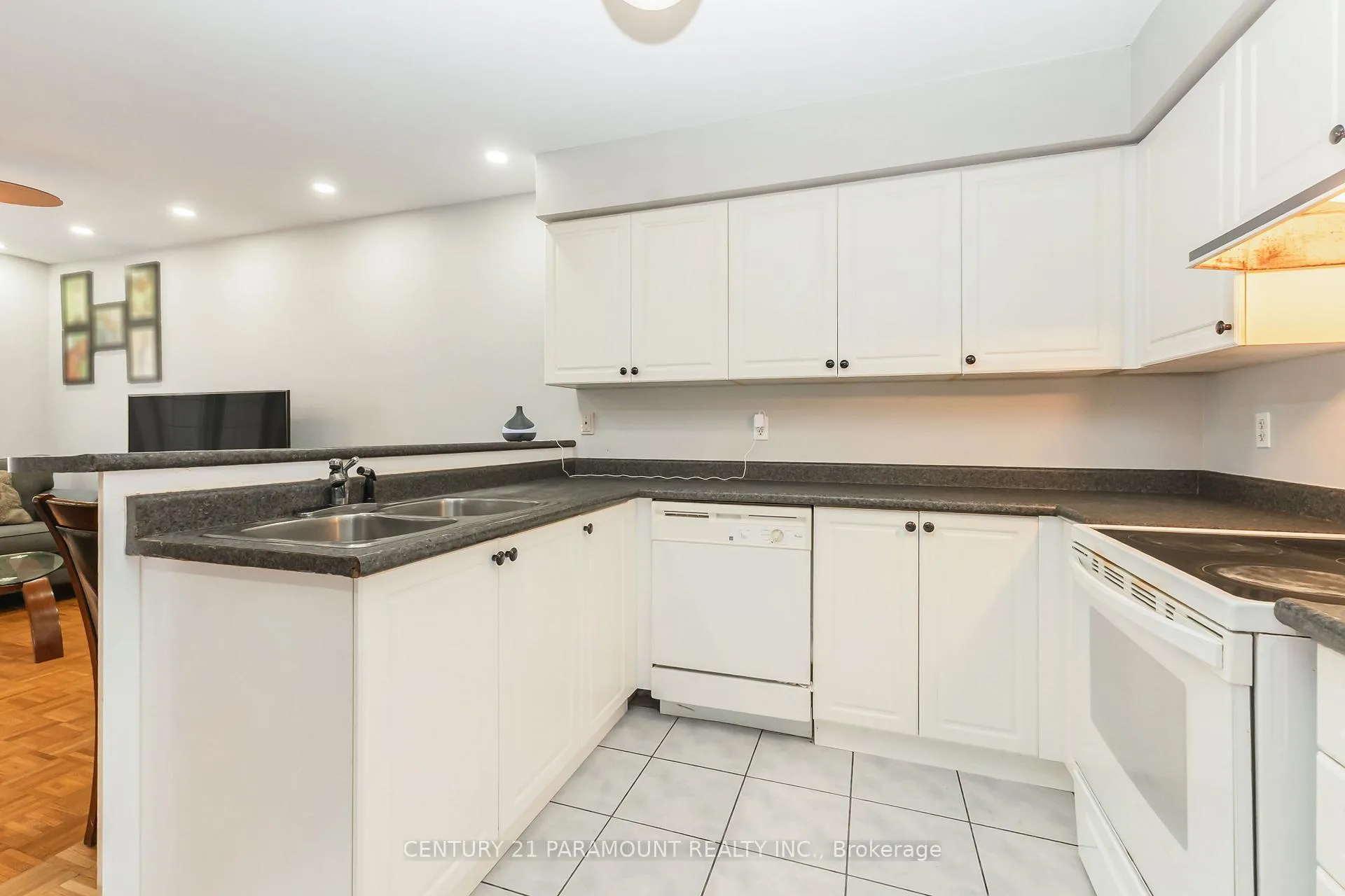 Photo 10 of Unit 10, 200 Mclevin Avenue, Scarborough, Malvern — HOMEH