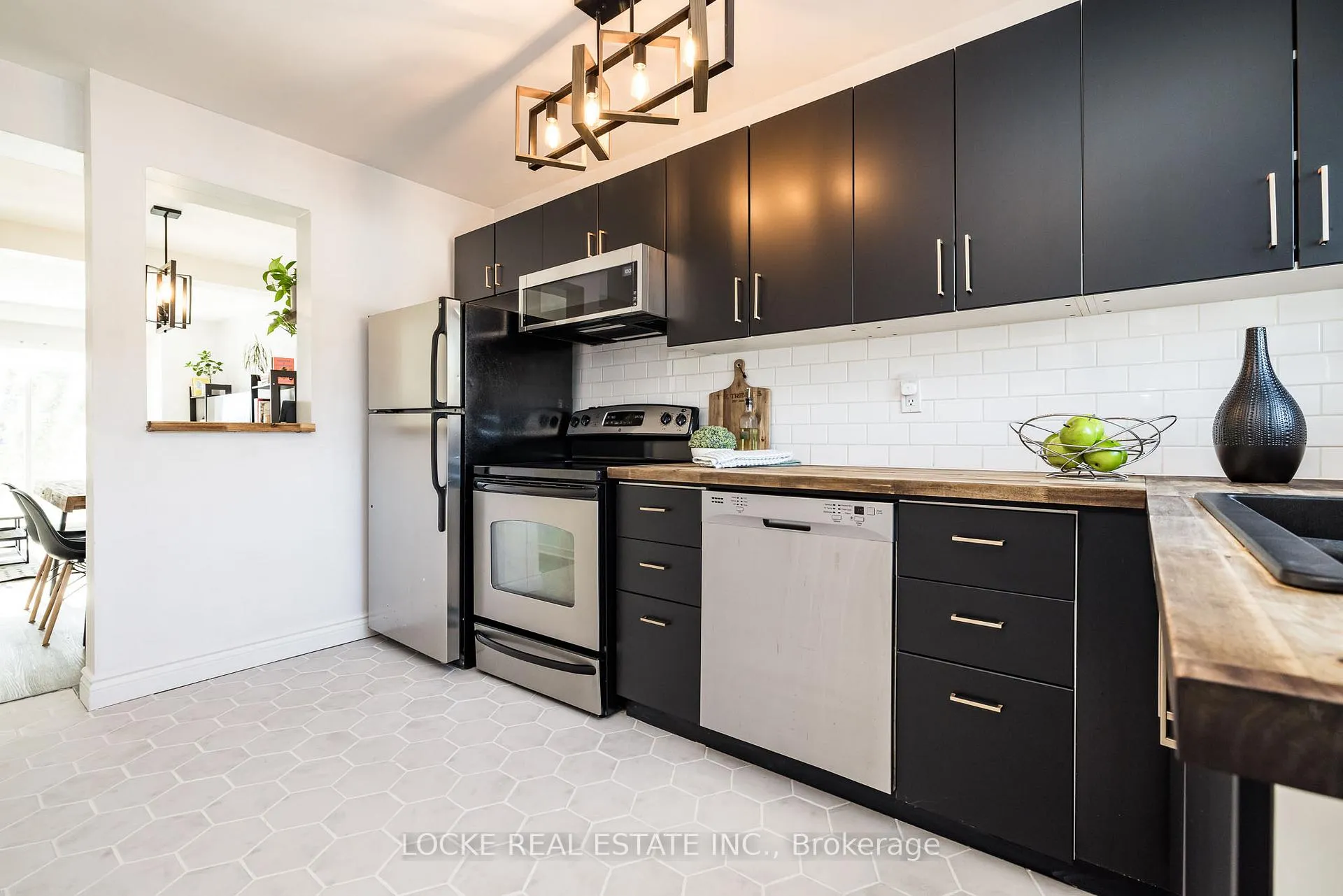 Photo 3 of Unit 16, 4036 Eady Court, Ottawa, Cyrville — HOMEH