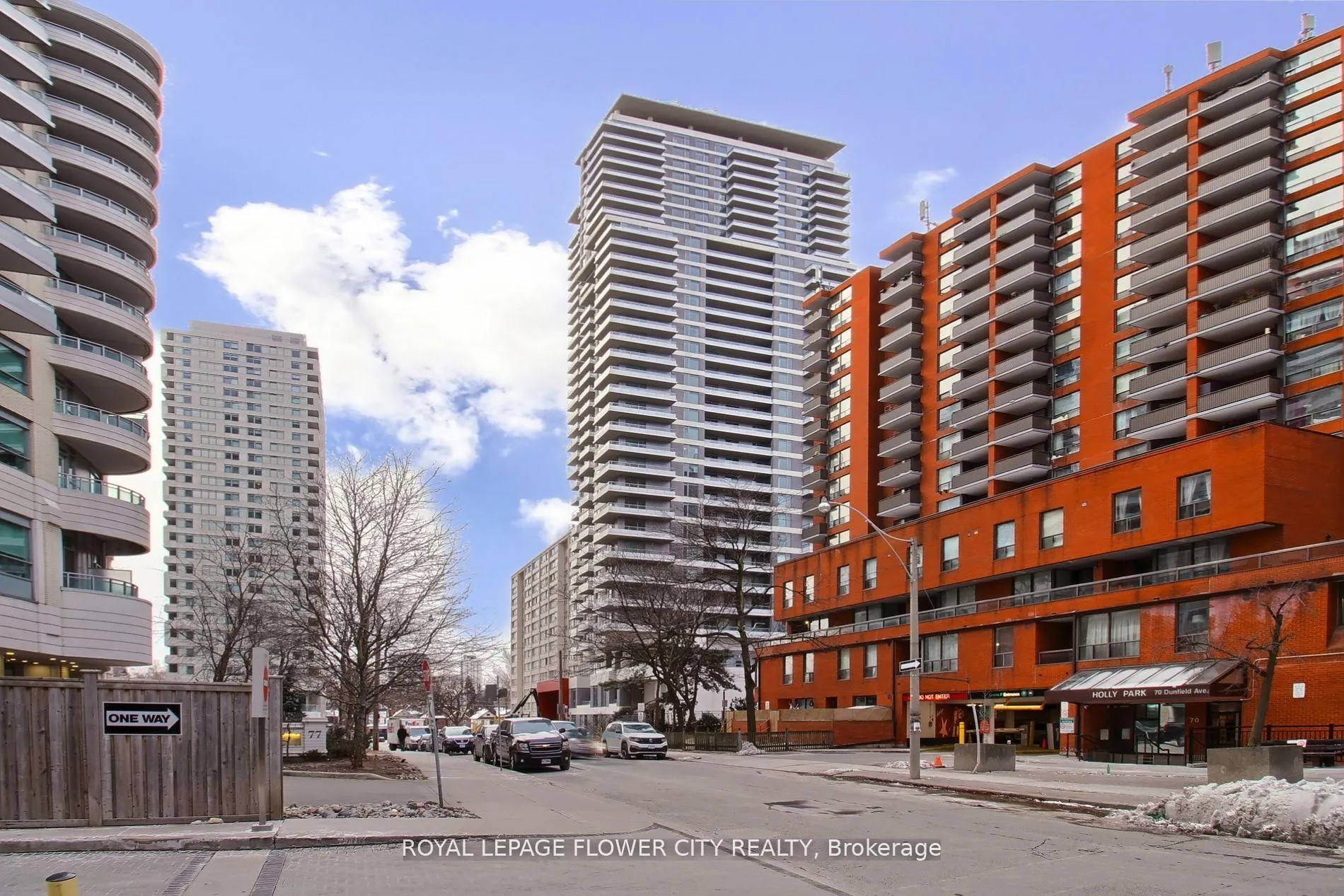 Photo 1 of Unit 716, 50 Dunfield Avenue, Toronto, Mount Pleasant East — HOMEH