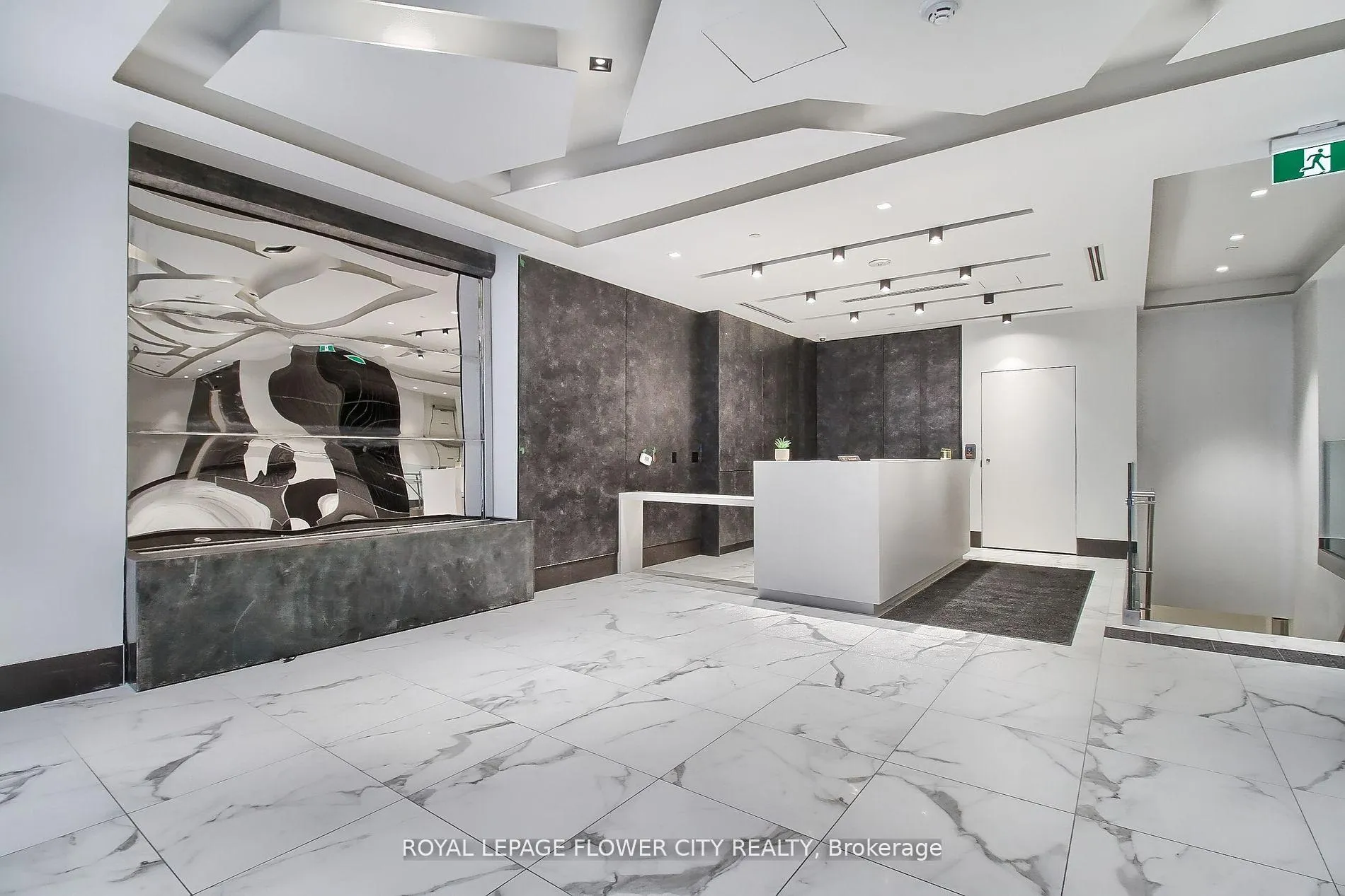 Photo 5 of Unit 716, 50 Dunfield Avenue, Toronto, Mount Pleasant East — HOMEH