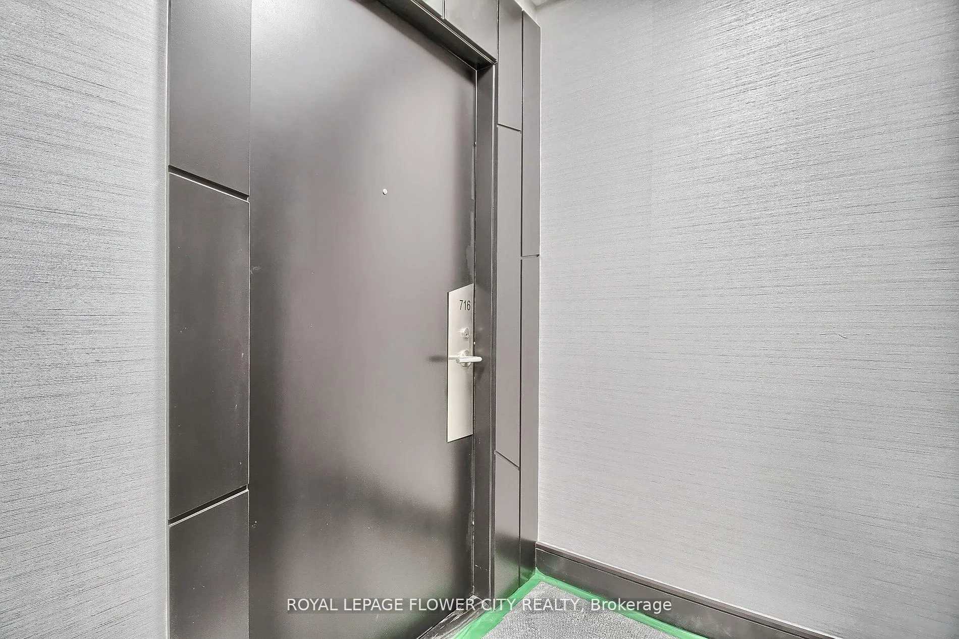Photo 6 of Unit 716, 50 Dunfield Avenue, Toronto, Mount Pleasant East — HOMEH