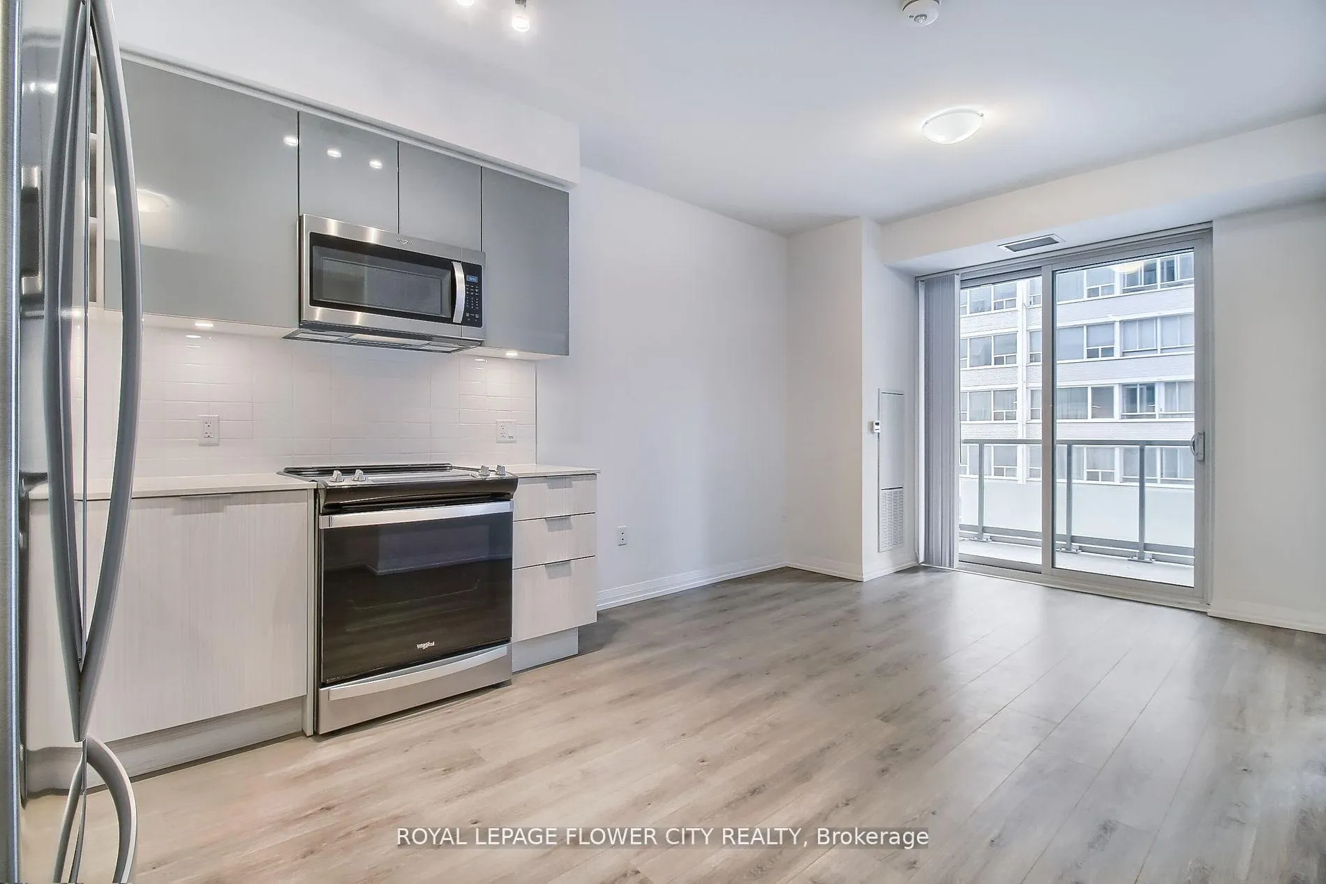 Photo 9 of Unit 716, 50 Dunfield Avenue, Toronto, Mount Pleasant East — HOMEH