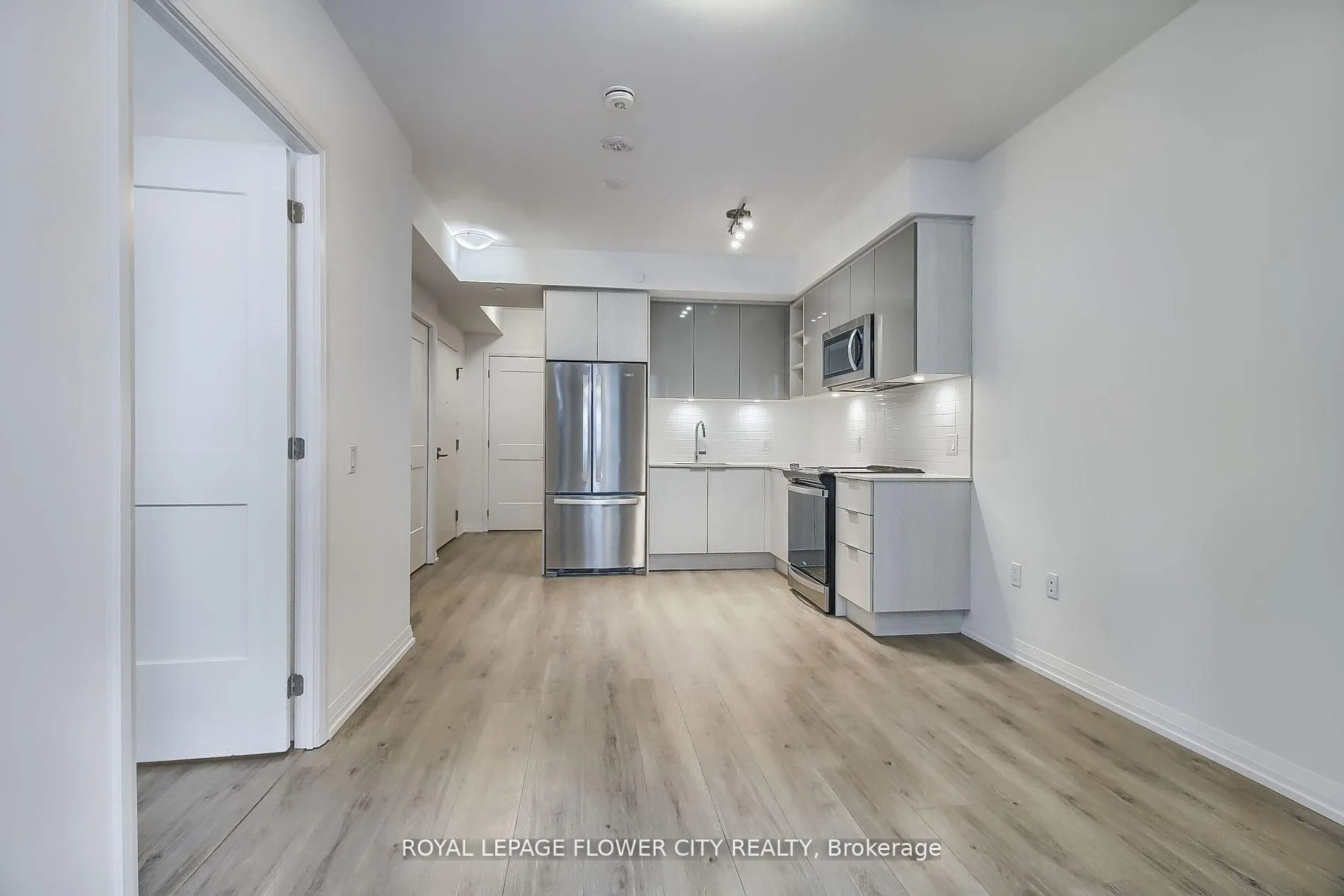 Photo 10 of Unit 716, 50 Dunfield Avenue, Toronto, Mount Pleasant East — HOMEH