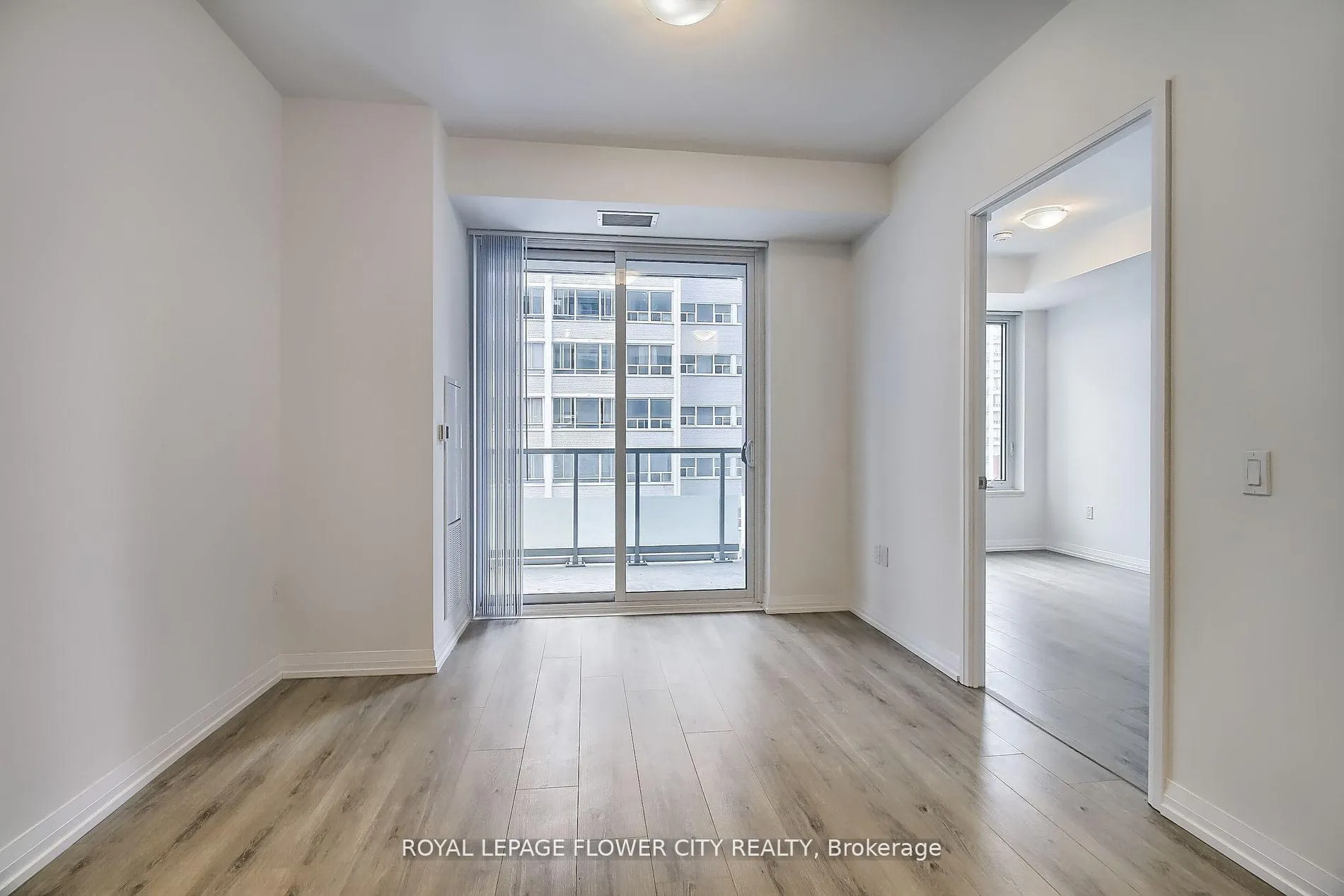 Photo 13 of Unit 716, 50 Dunfield Avenue, Toronto, Mount Pleasant East — HOMEH
