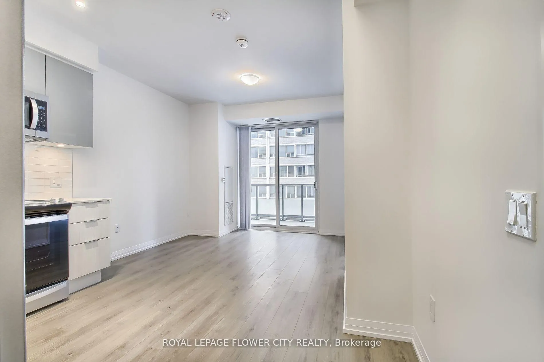 Photo 14 of Unit 716, 50 Dunfield Avenue, Toronto, Mount Pleasant East — HOMEH