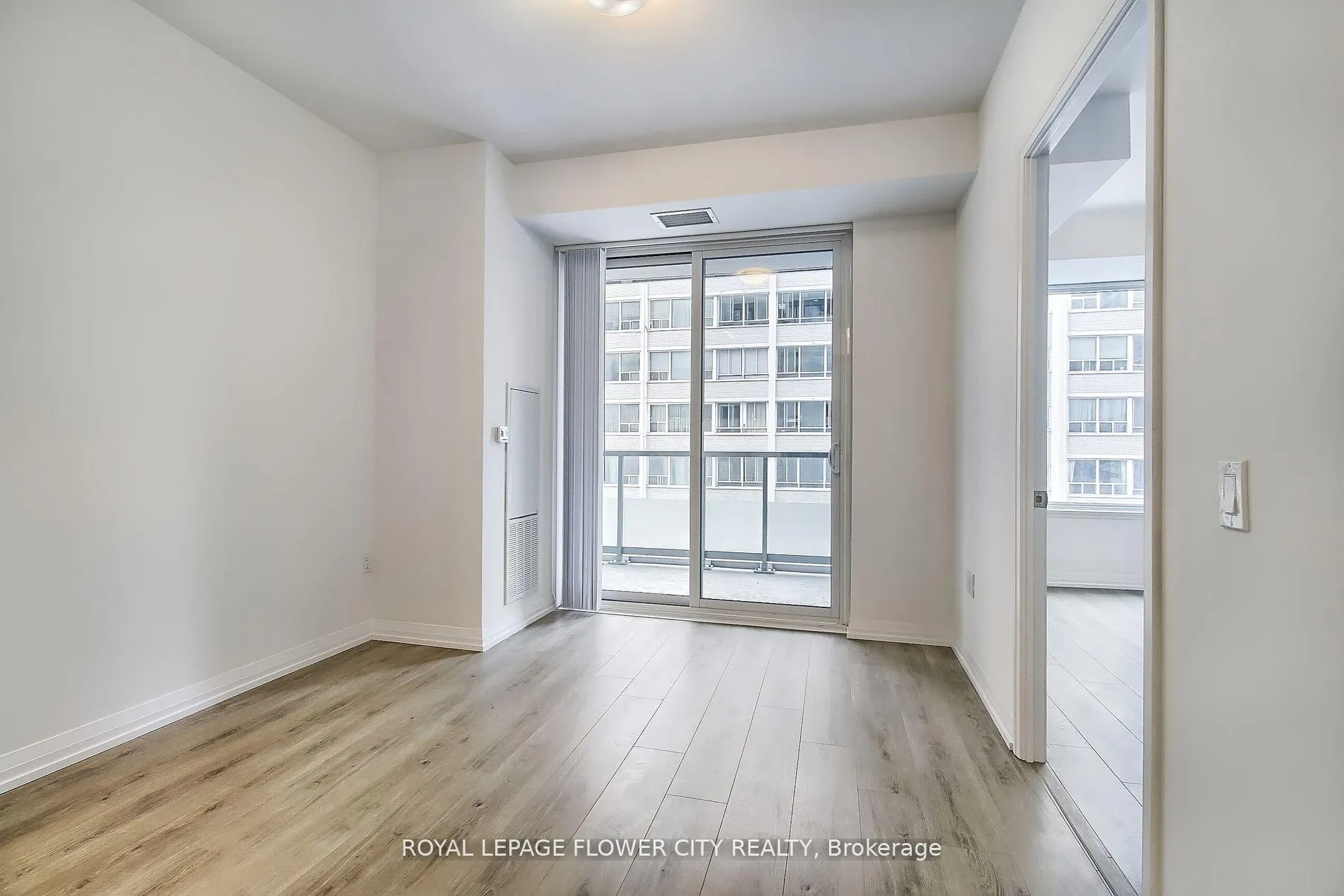 Photo 15 of Unit 716, 50 Dunfield Avenue, Toronto, Mount Pleasant East — HOMEH
