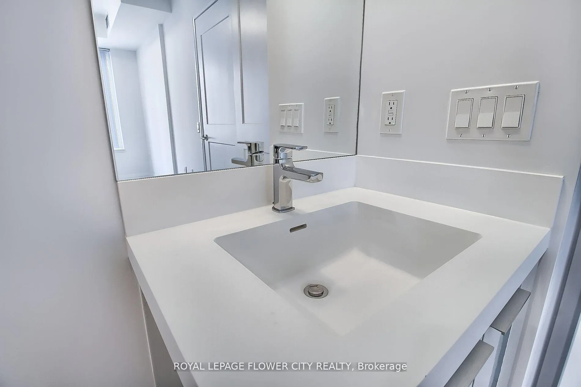 Photo 25 of Unit 716, 50 Dunfield Avenue, Toronto, Mount Pleasant East — HOMEH