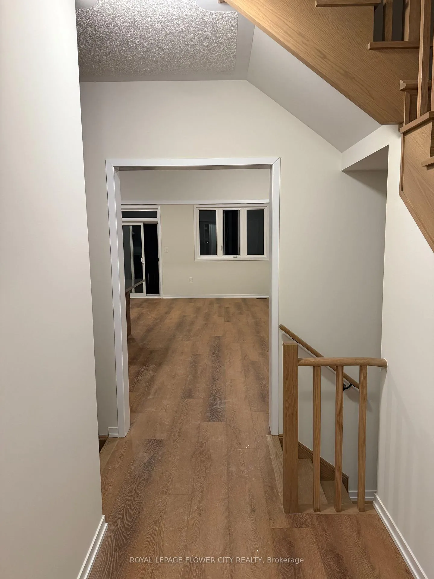 Photo 3 of 2100 Cayenne Street, Oshawa, Kedron — HOMEH