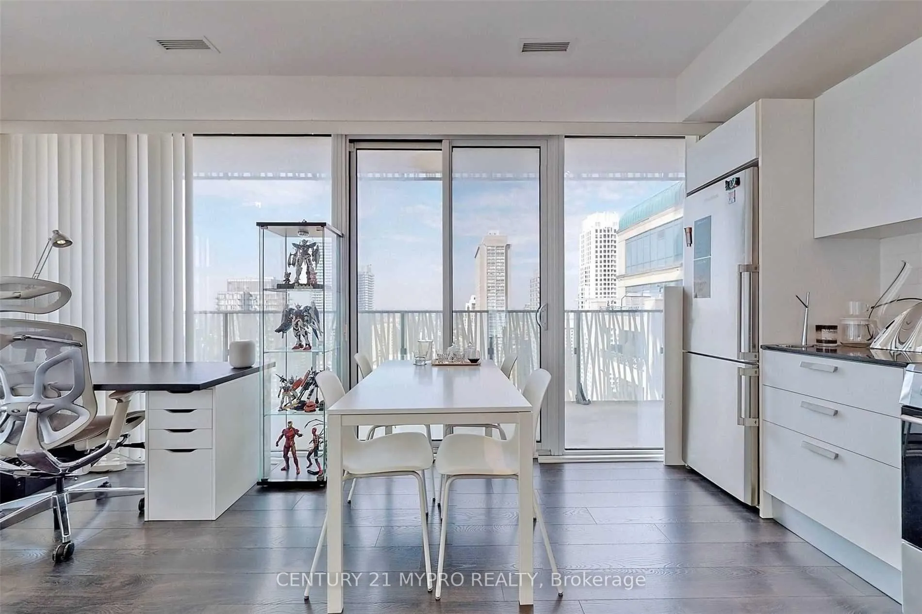 Photo 7 of Unit 3204, 42 Charles Street, Toronto, Church-Yonge Corridor — HOMEH