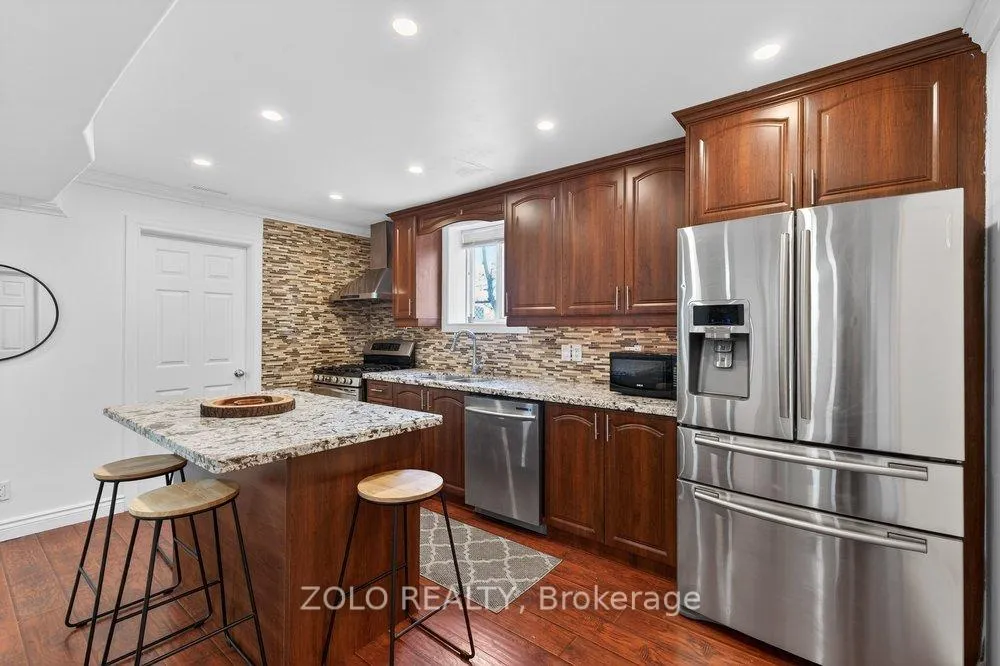 Photo 3 of Unit 1, 20 Bridesburg Drive, Etobicoke, Kingsview Village-The Westway — HOMEH