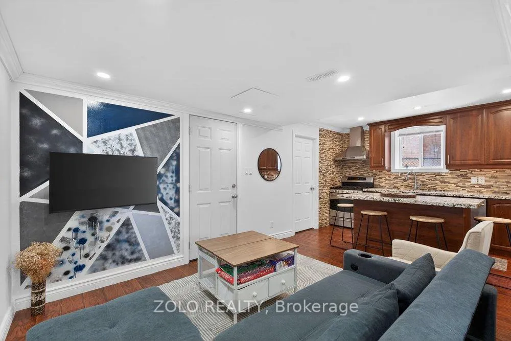 Photo 4 of Unit 1, 20 Bridesburg Drive, Etobicoke, Kingsview Village-The Westway — HOMEH
