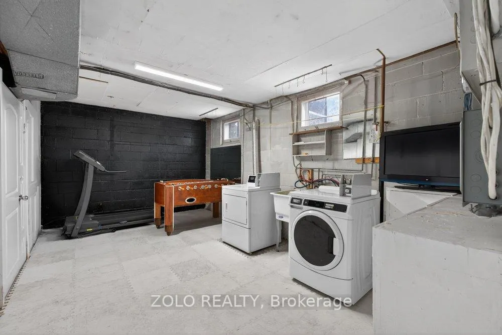 Photo 10 of Unit 1, 20 Bridesburg Drive, Etobicoke, Kingsview Village-The Westway — HOMEH