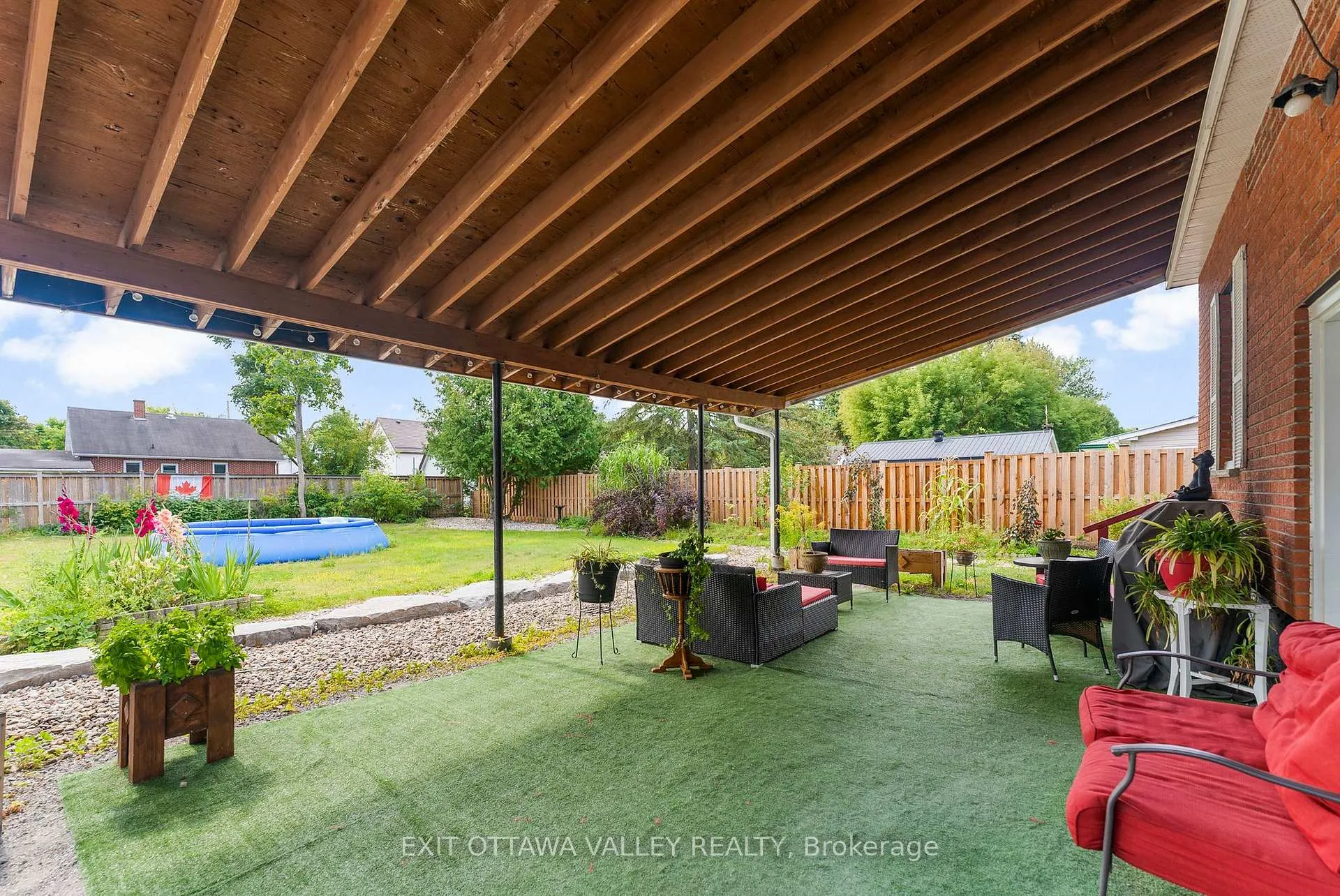 Photo 3 of 329 Third Avenue, Pembroke — HOMEH