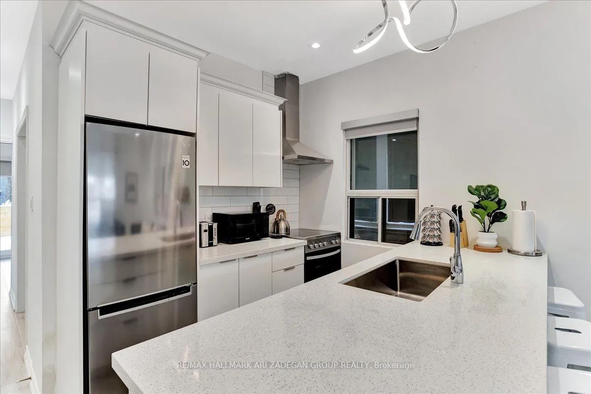 Photo 6 of Unit Main Fl, 138 Booth Avenue, Toronto, South Riverdale — HOMEH